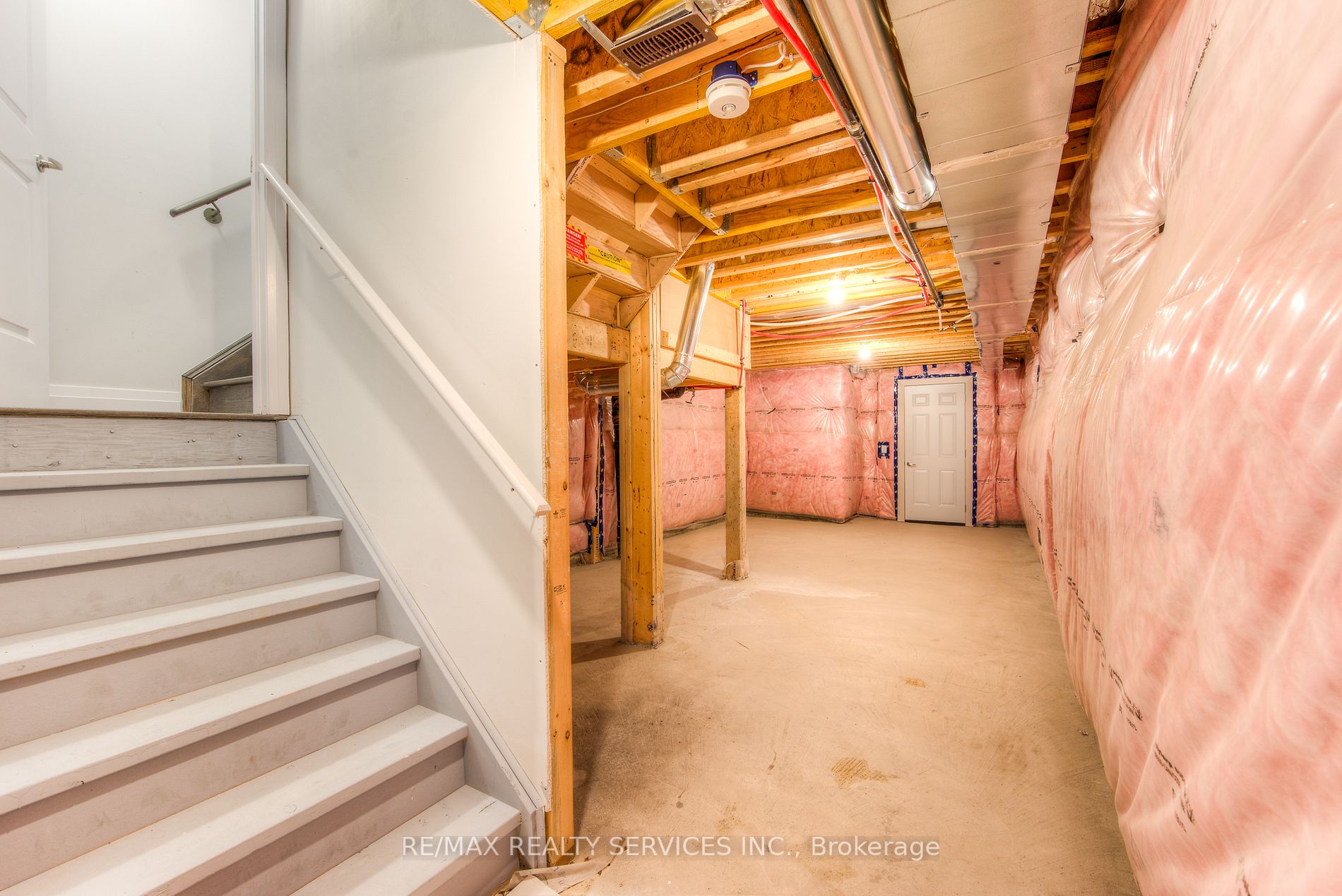 774 Queenston Blvd