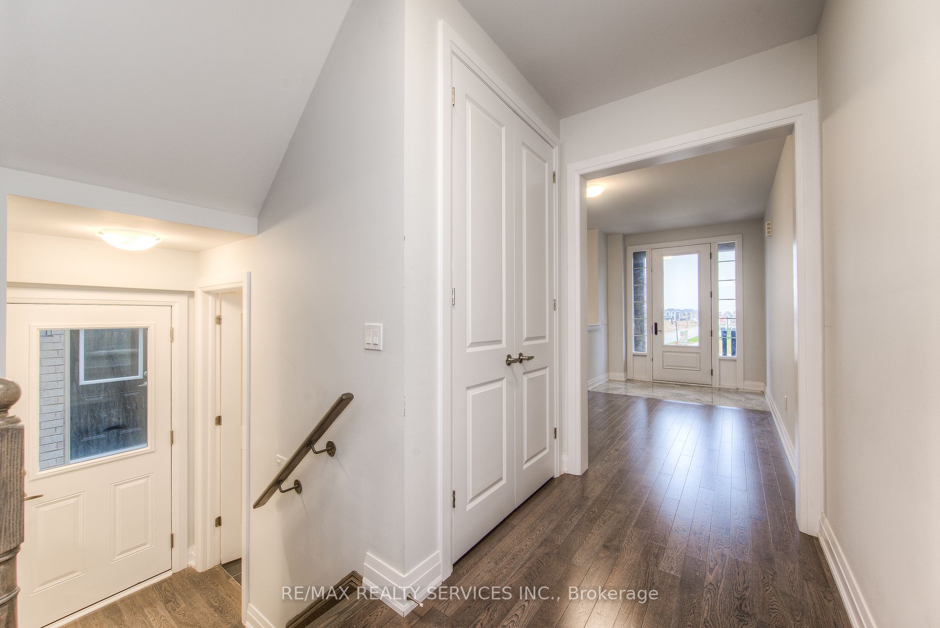 774 Queenston Blvd