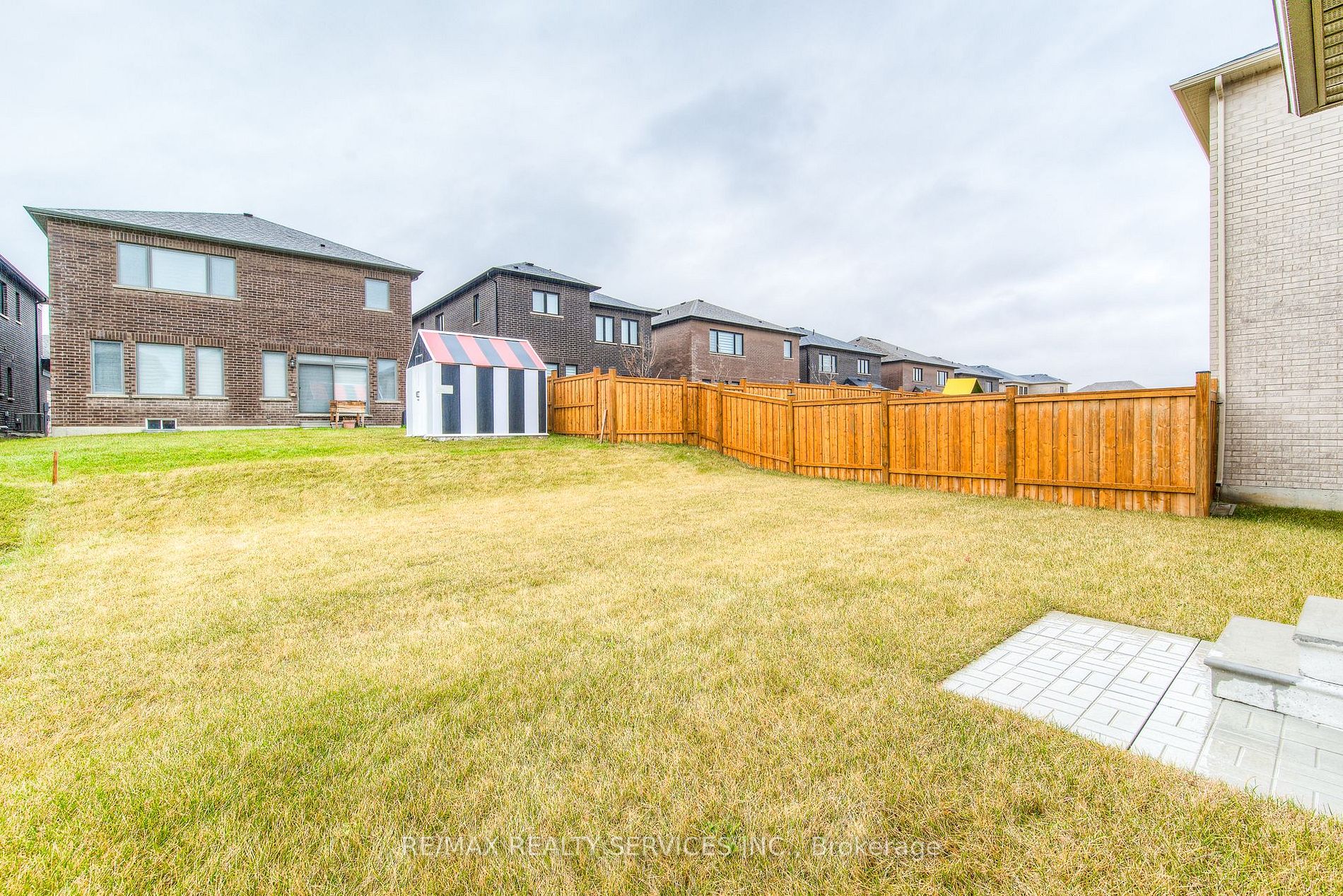 774 Queenston Blvd