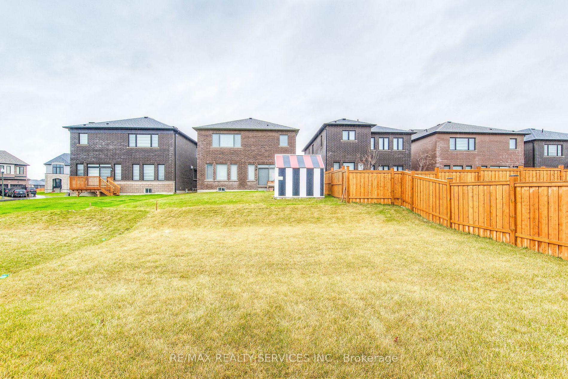 774 Queenston Blvd