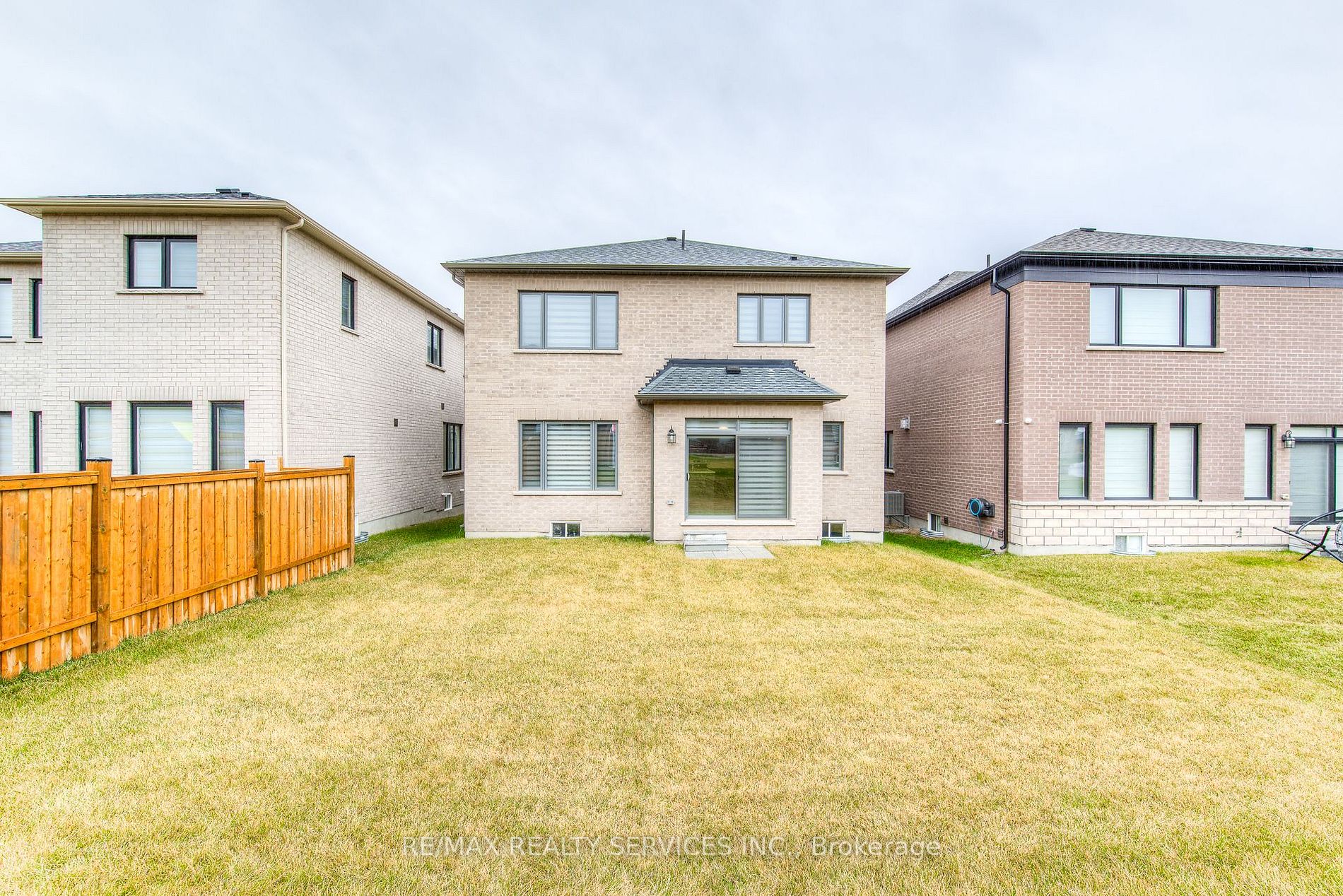 774 Queenston Blvd