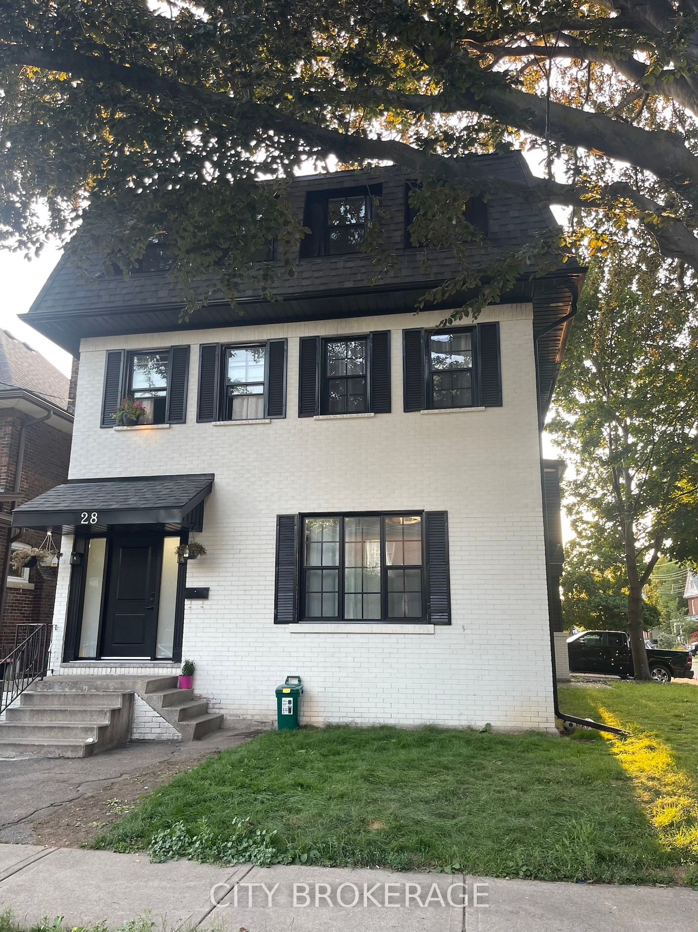 28 Burris St, #1