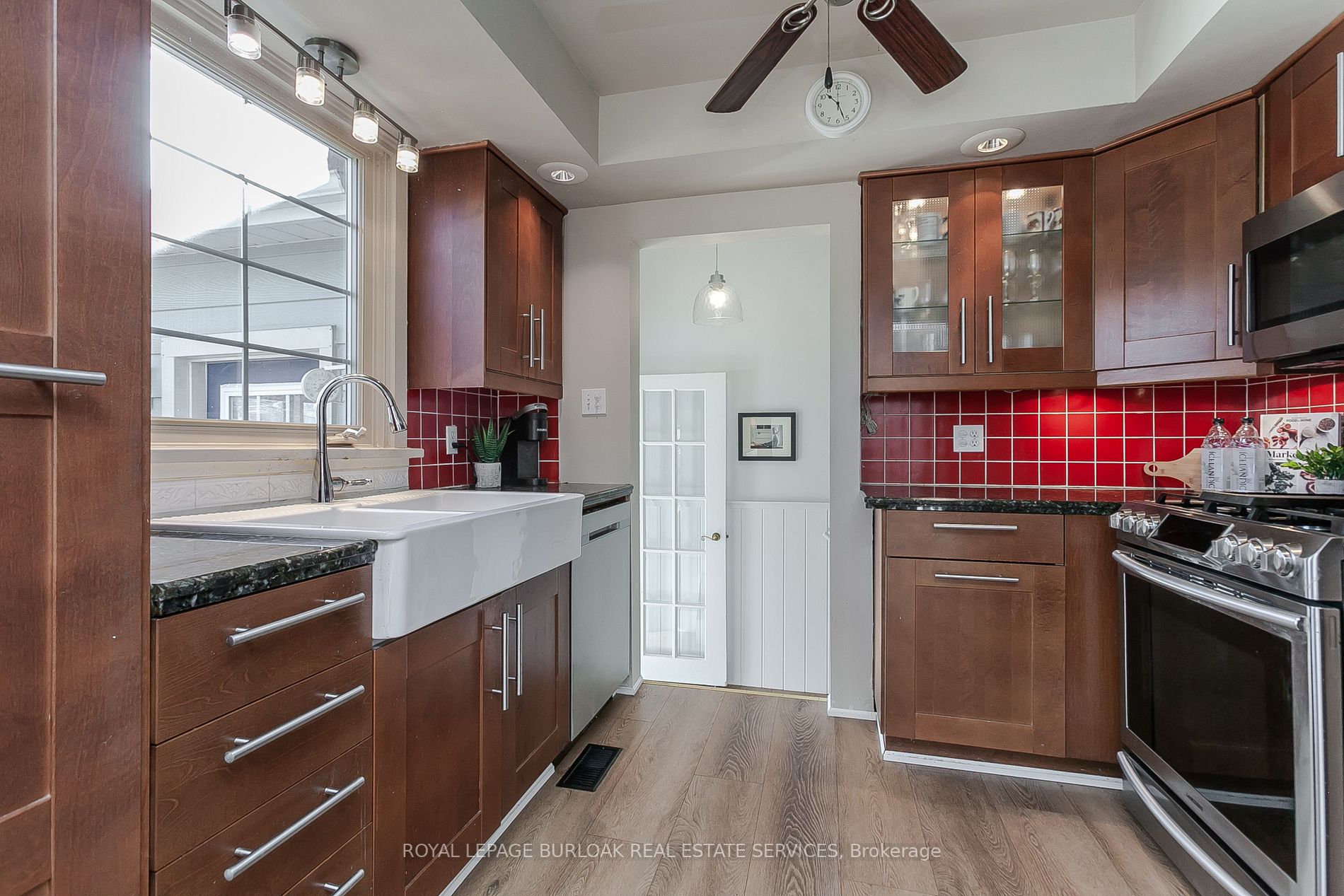54 Lakeview Ave