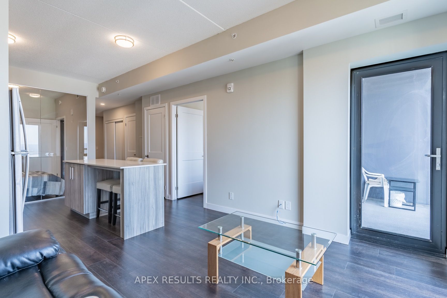15 Queen St S, #2109