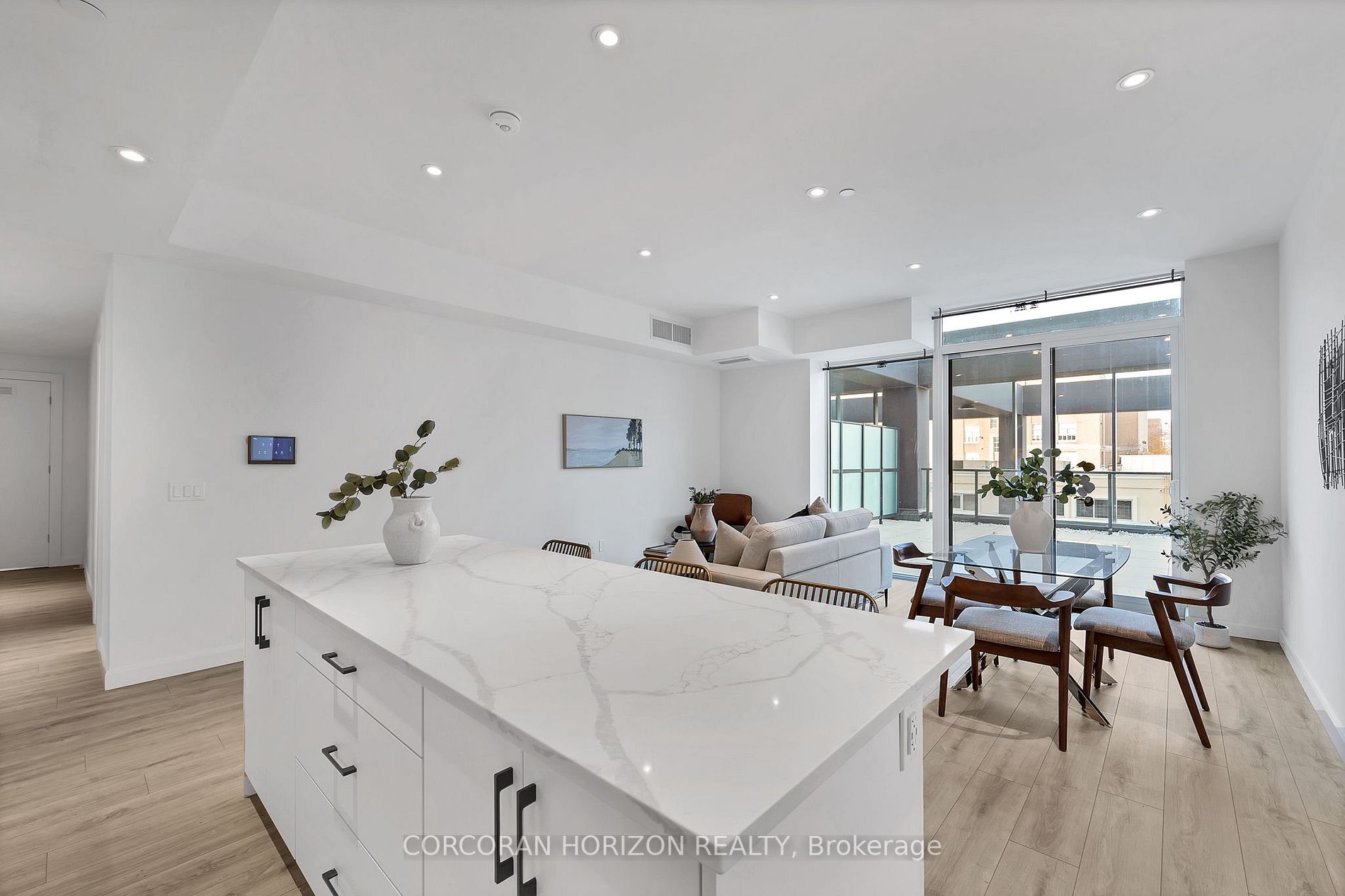 741 King St W, #1302