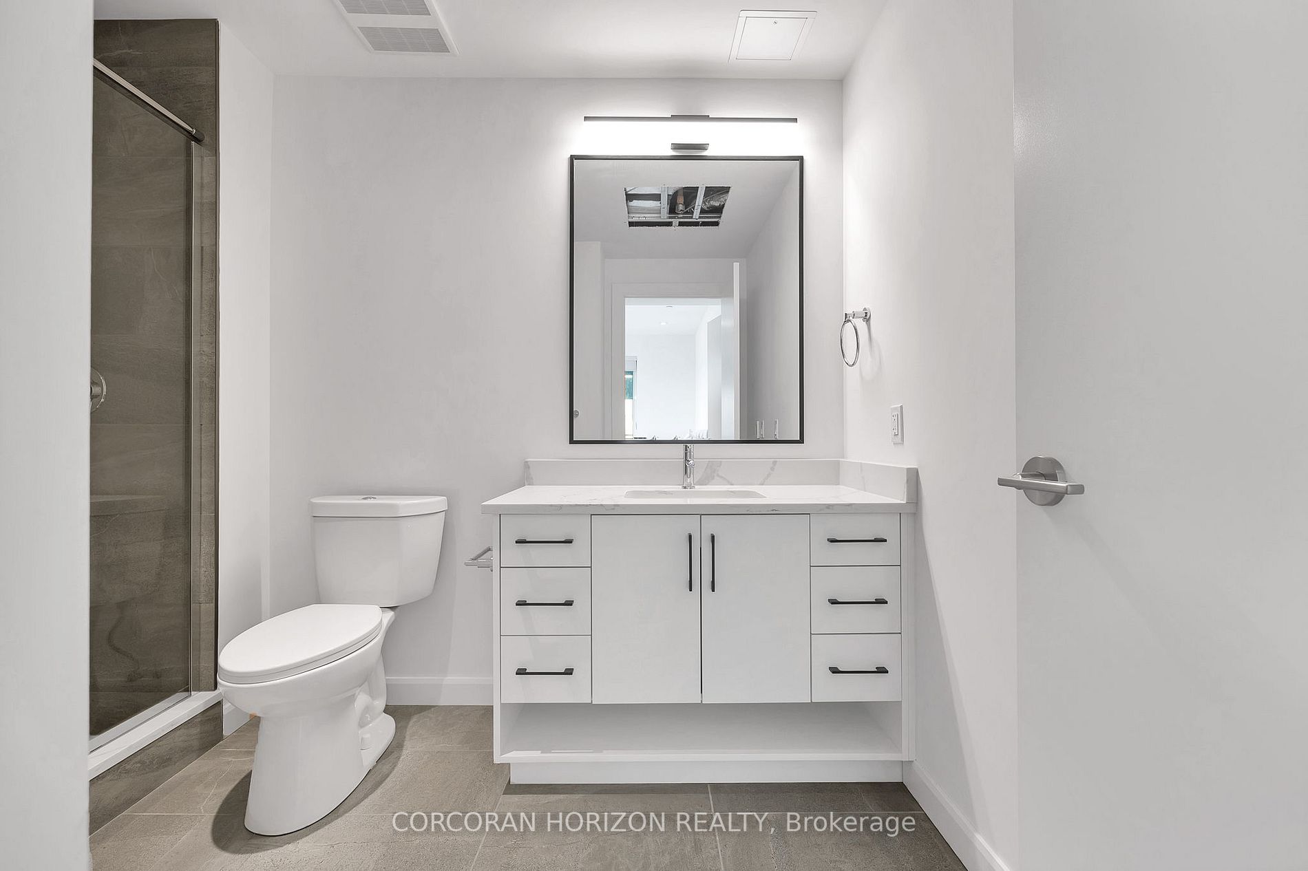 741 King St W, #1302