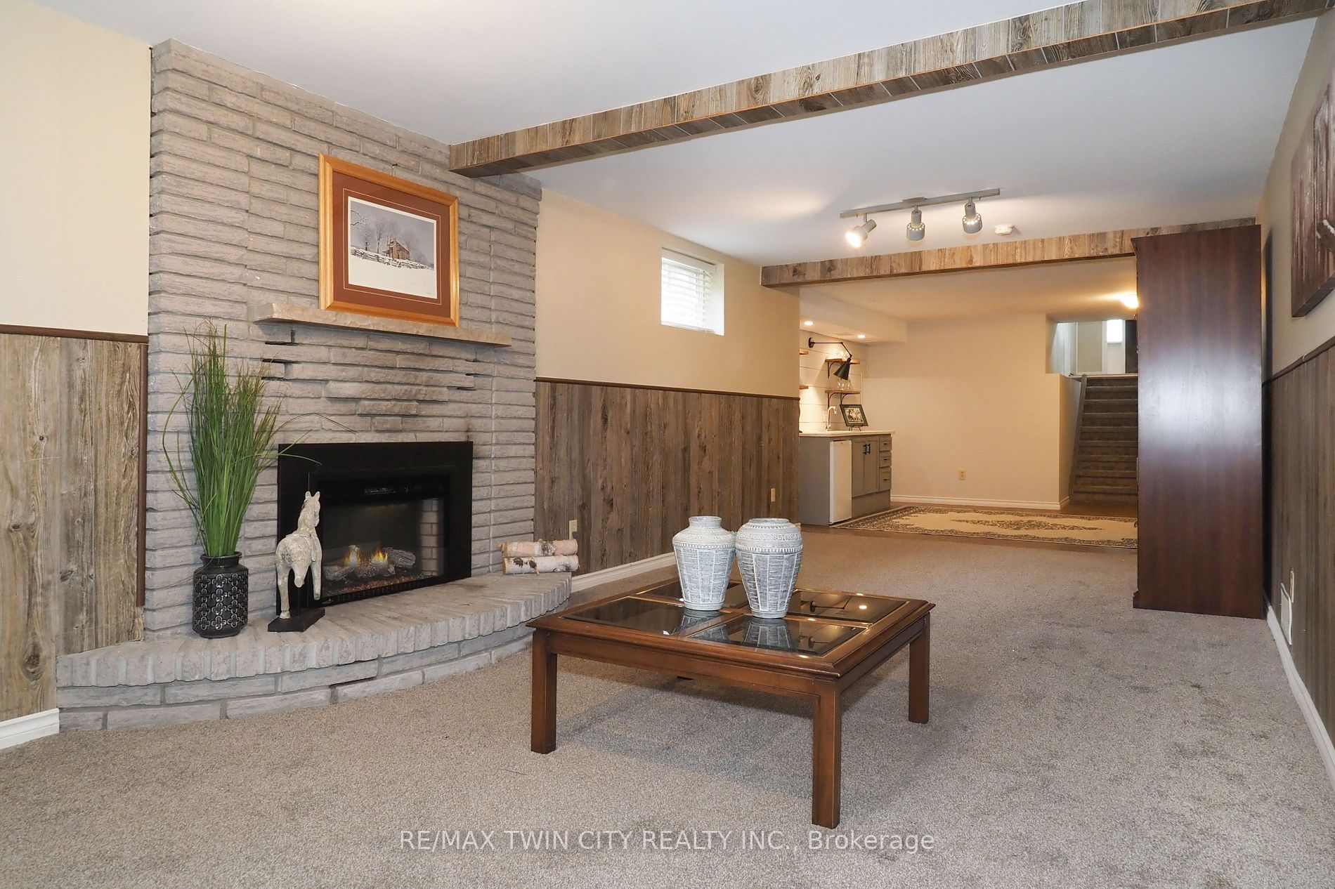 83 Milton Ave W