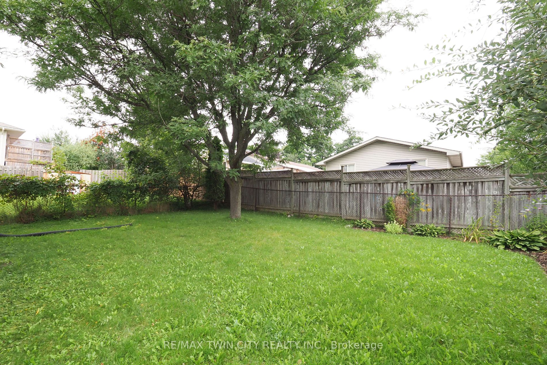 83 Milton Ave W