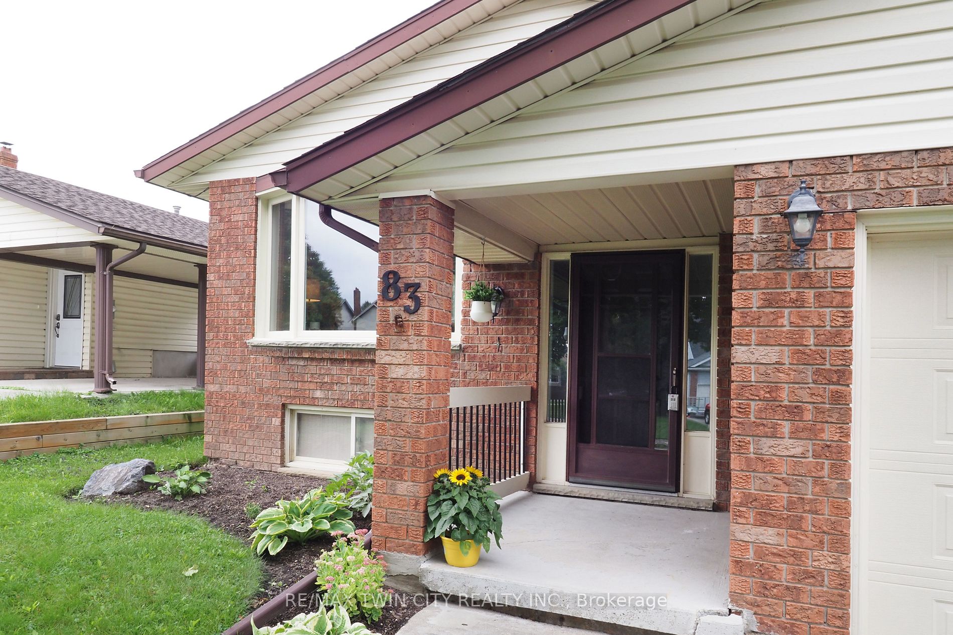 83 Milton Ave W
