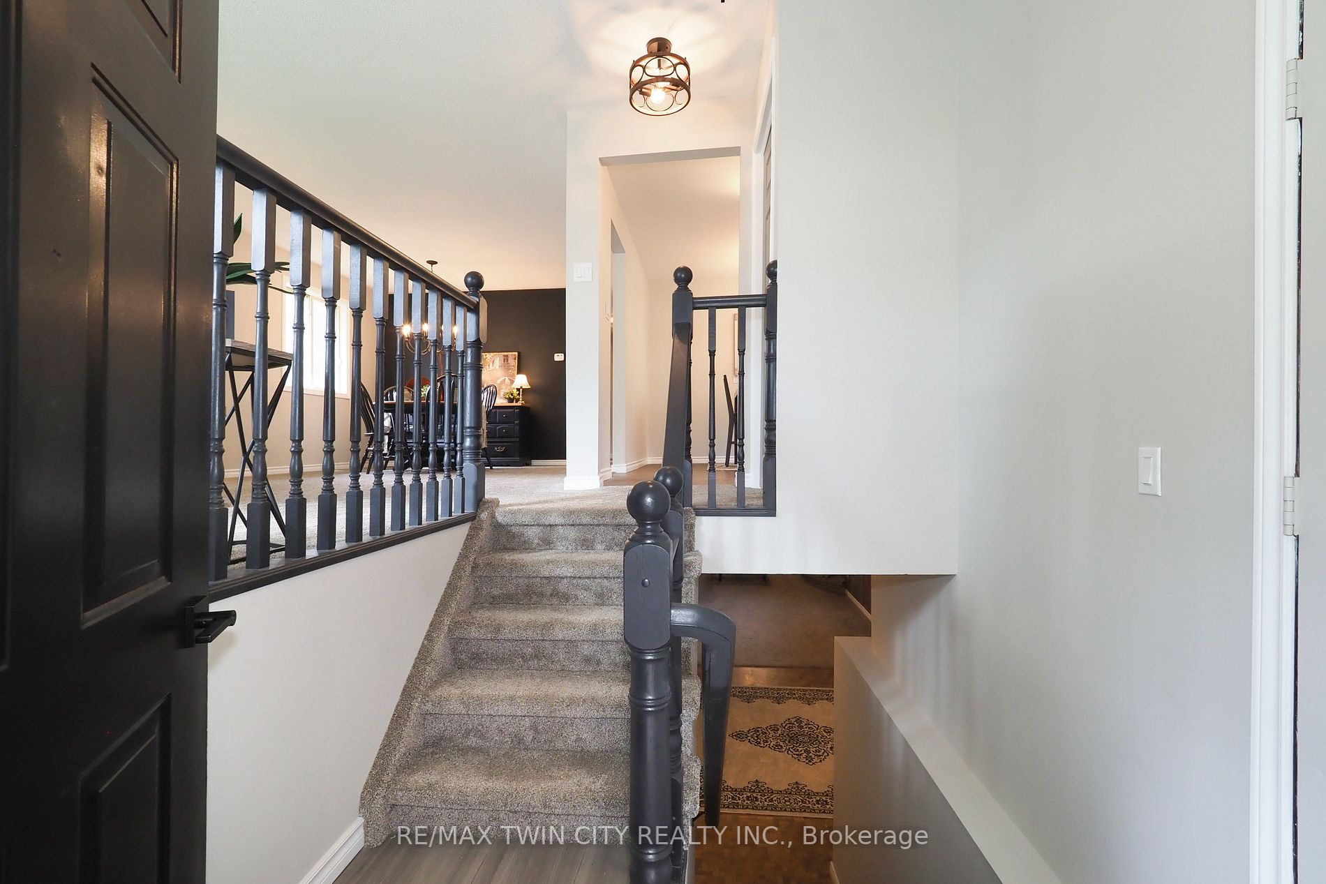83 Milton Ave W