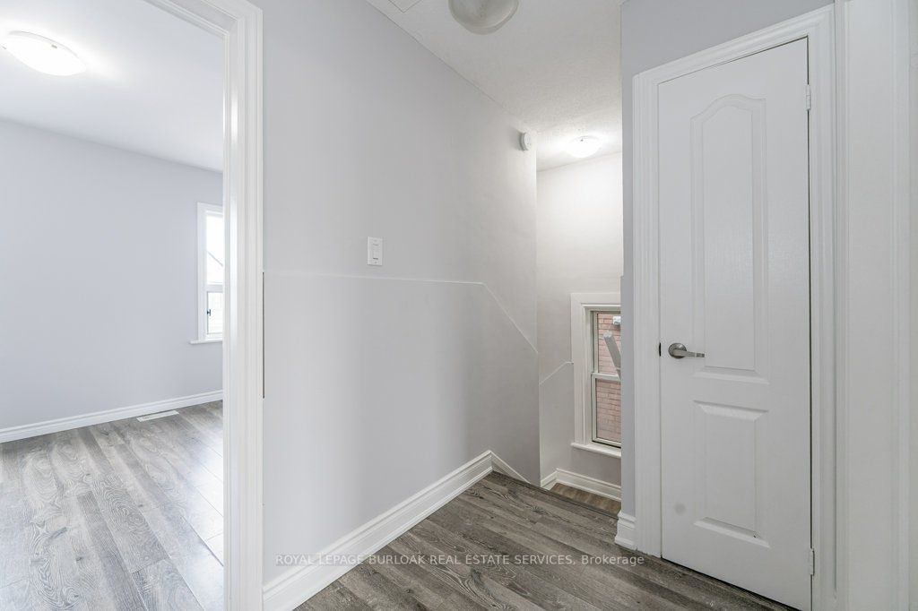 46.5 Gage Ave N