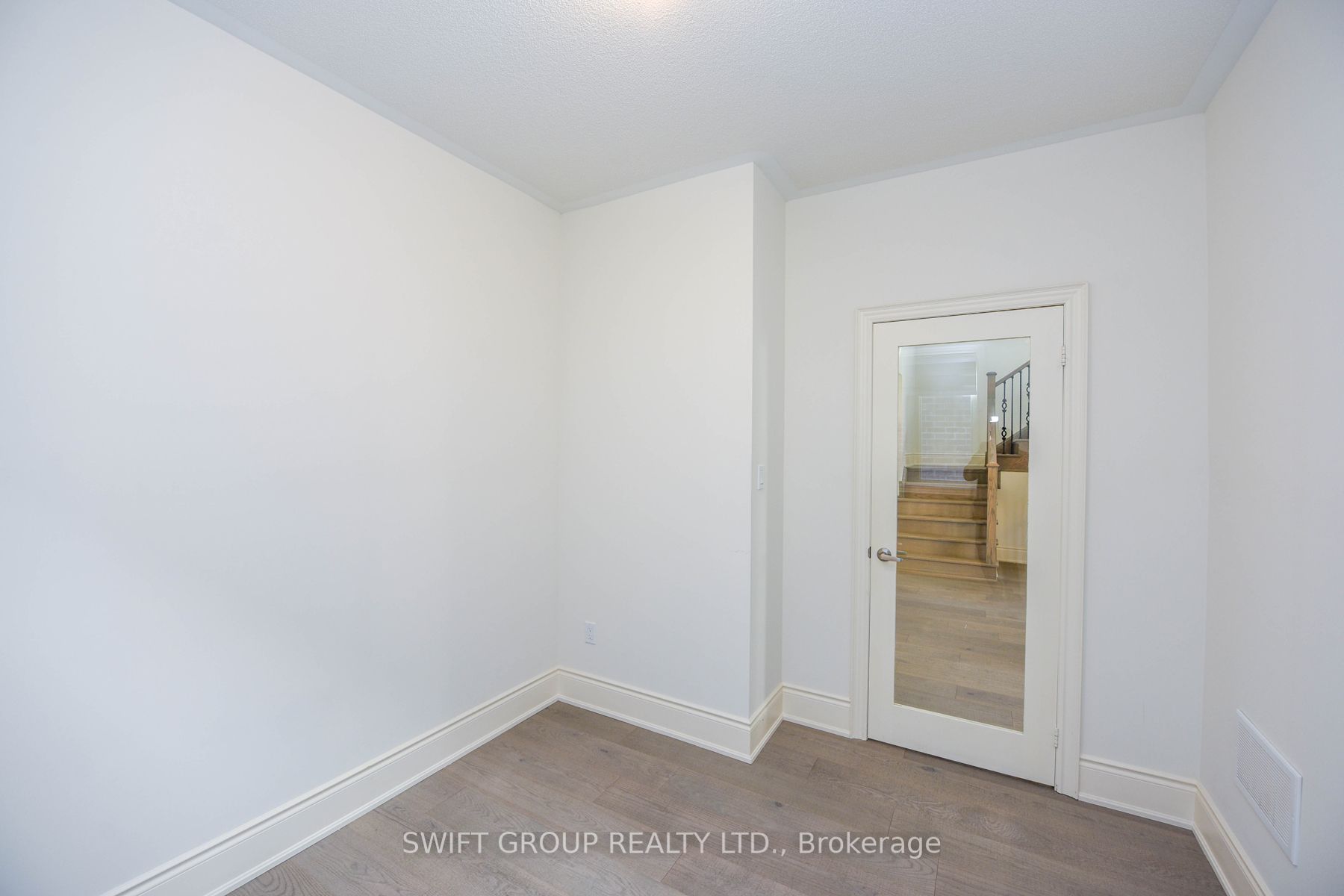 195 Great Falls Blvd, #Upper