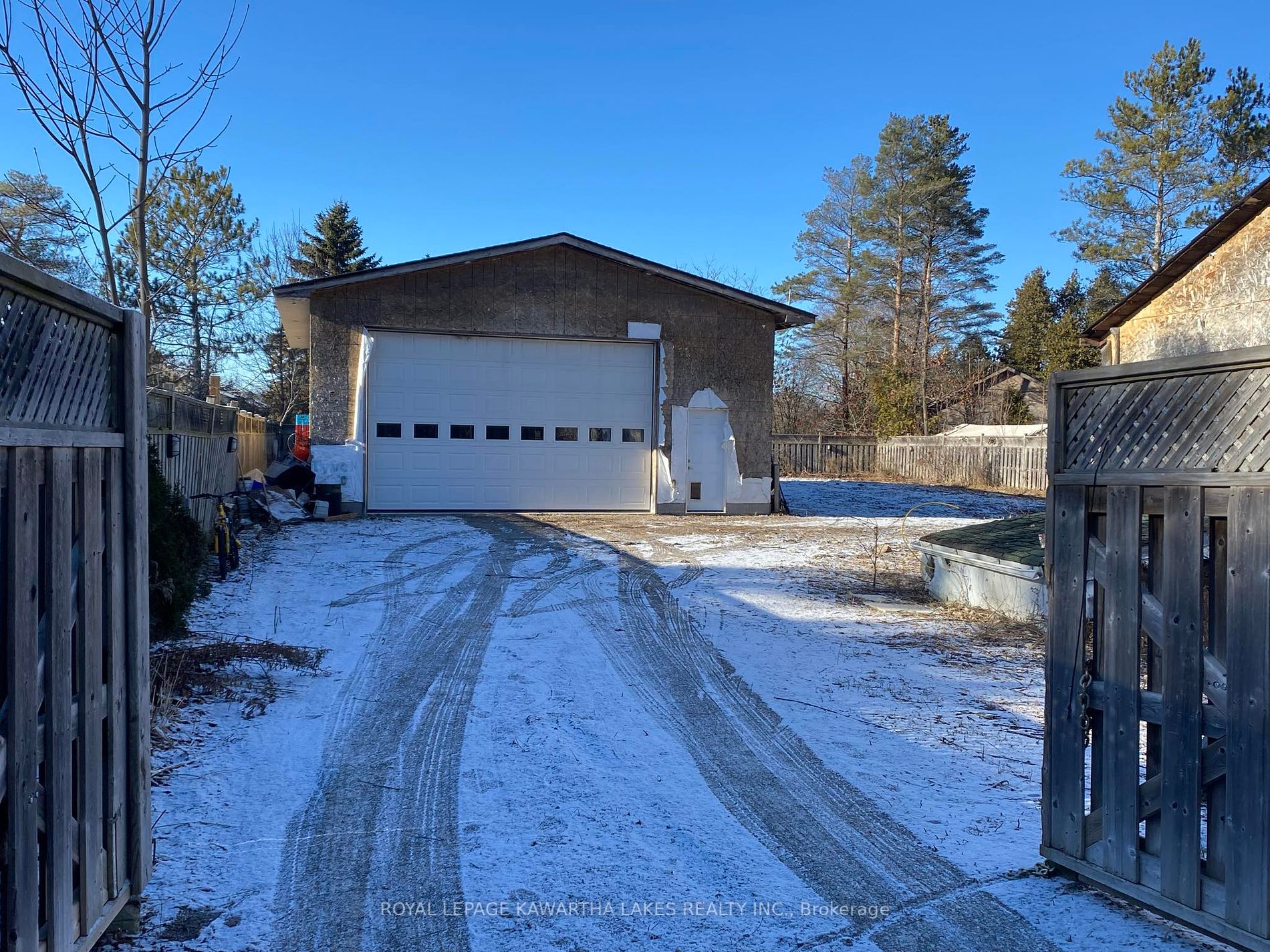 39 Parkhill Dr