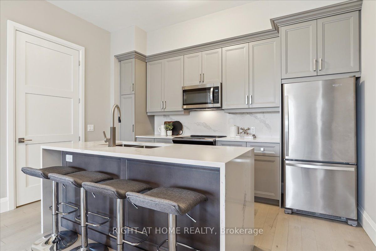 73 Arthur St S, #101