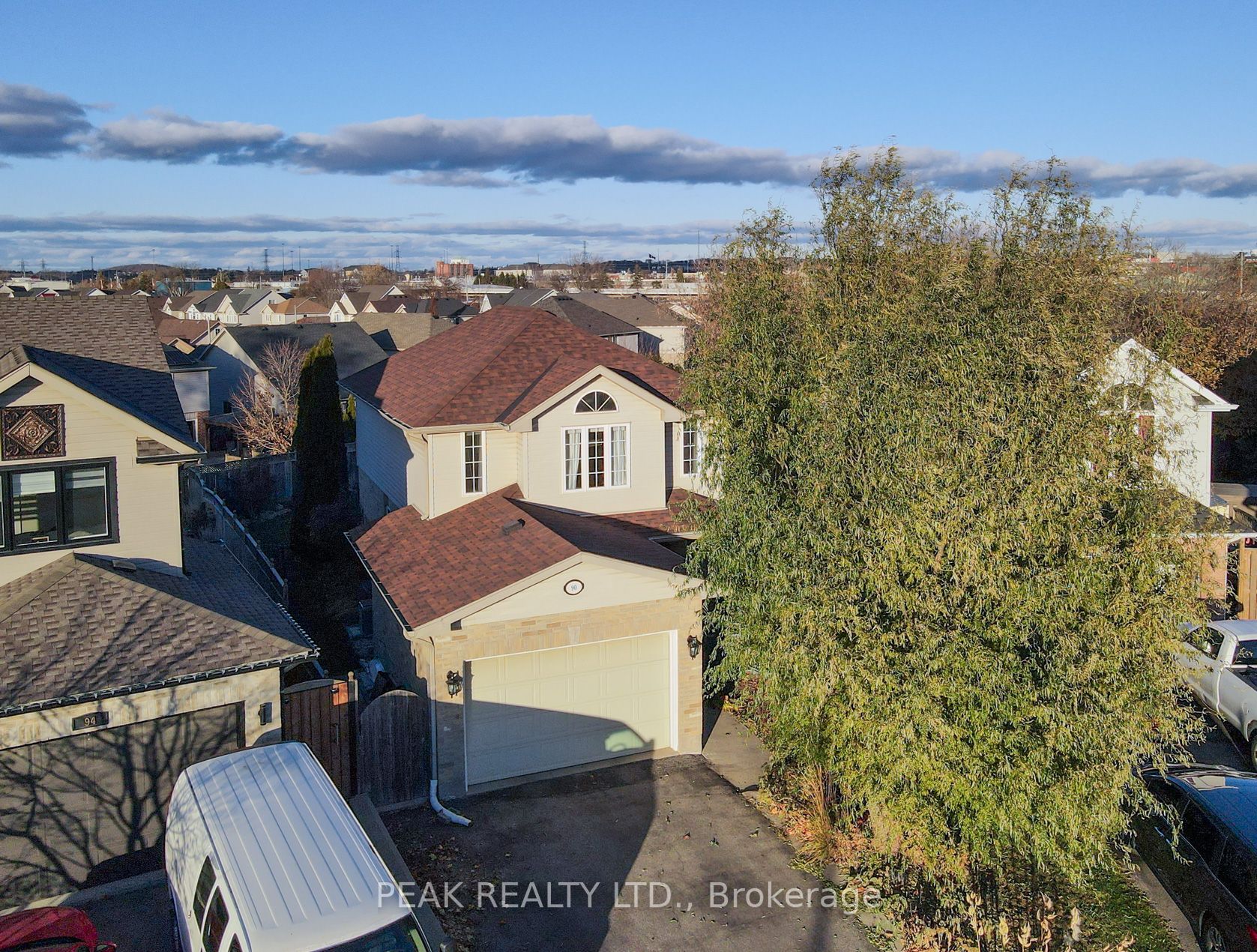 90 Chateau Cres