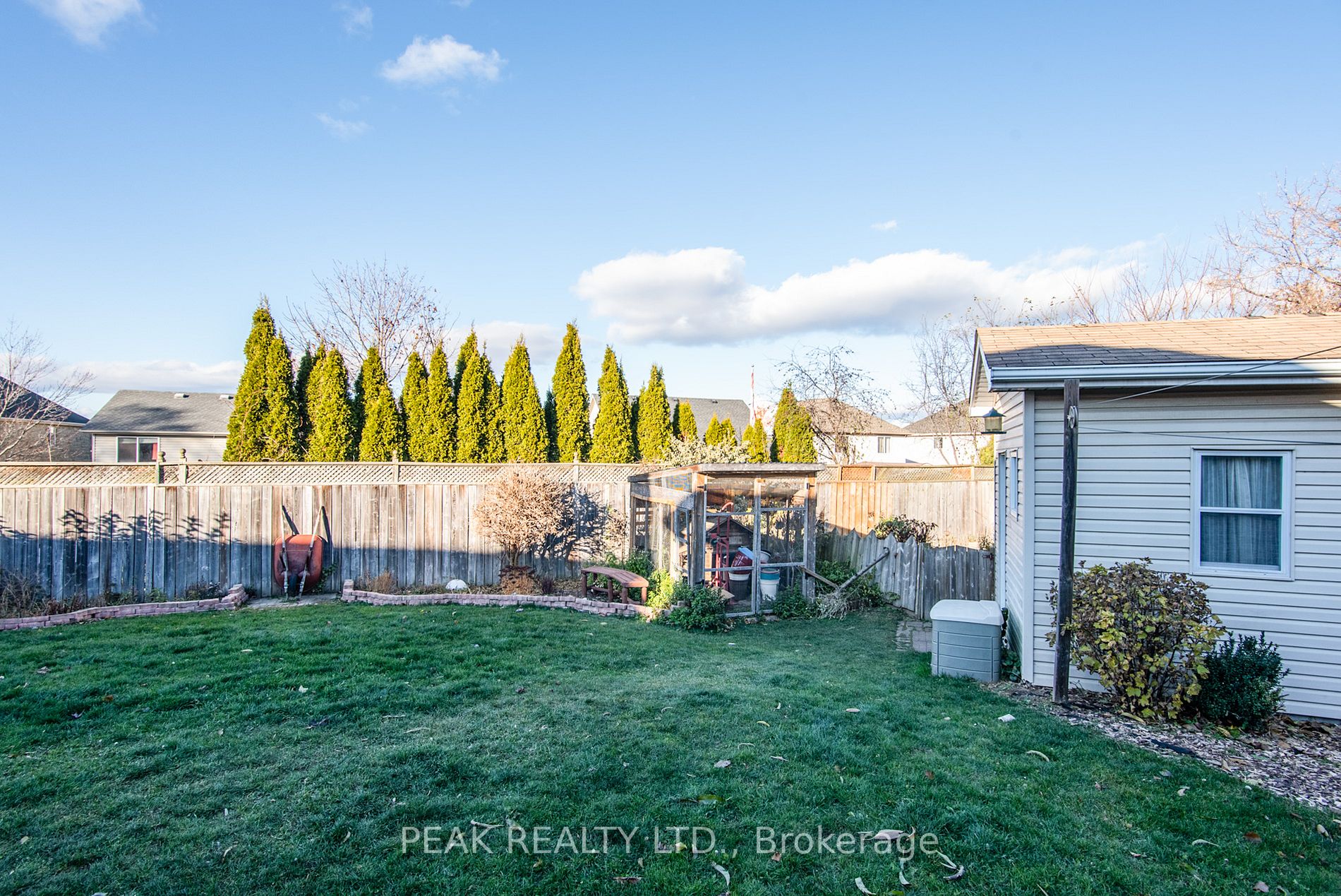 90 Chateau Cres