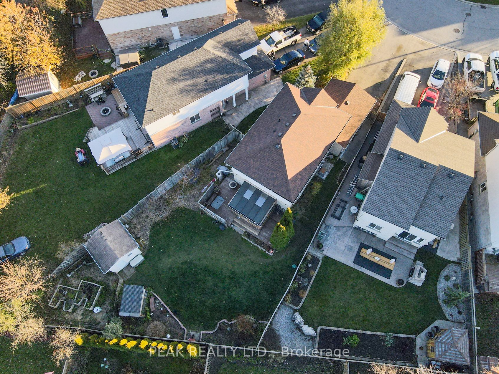90 Chateau Cres