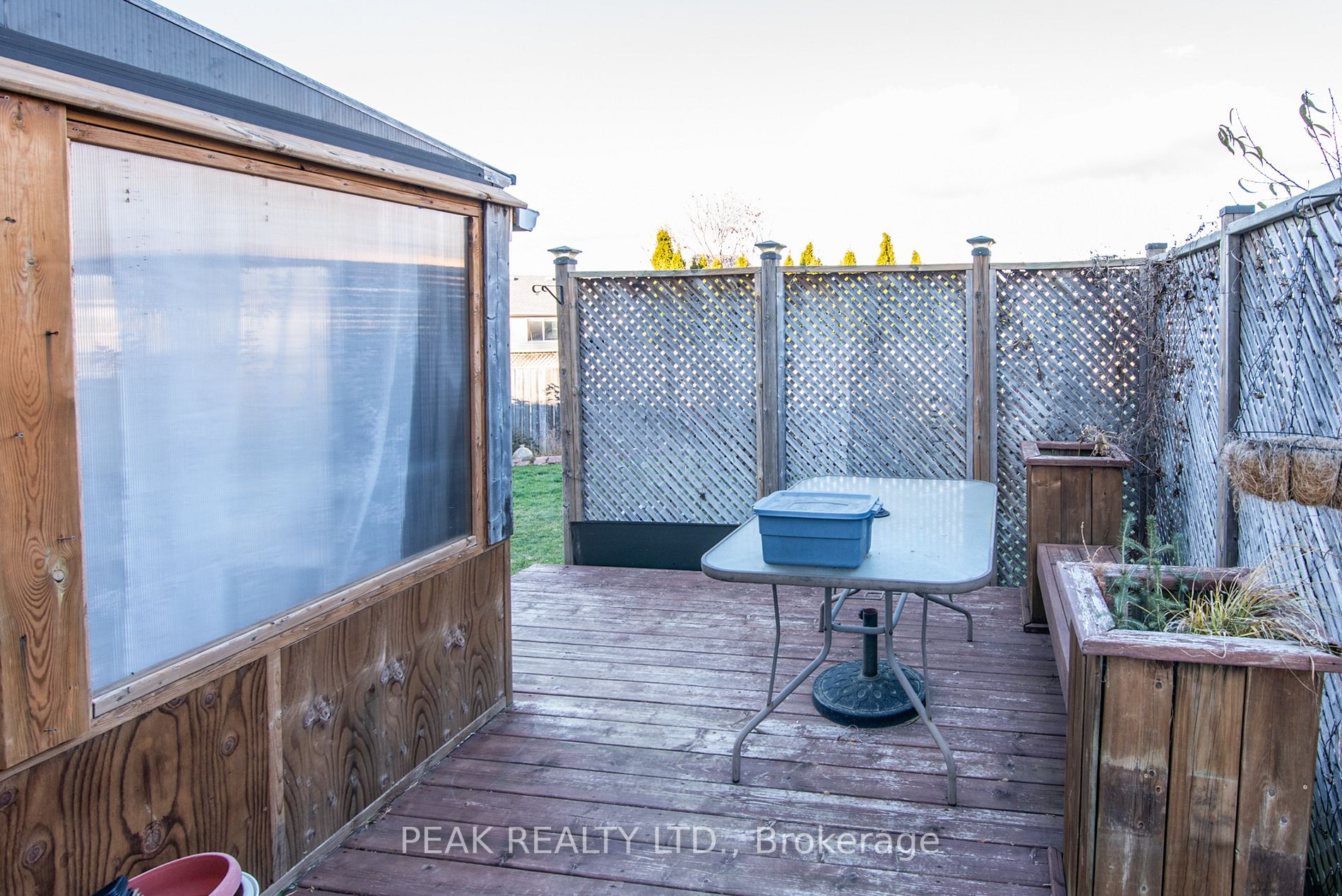 90 Chateau Cres