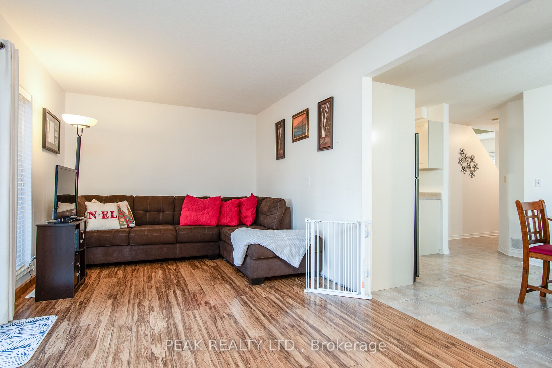 90 Chateau Cres