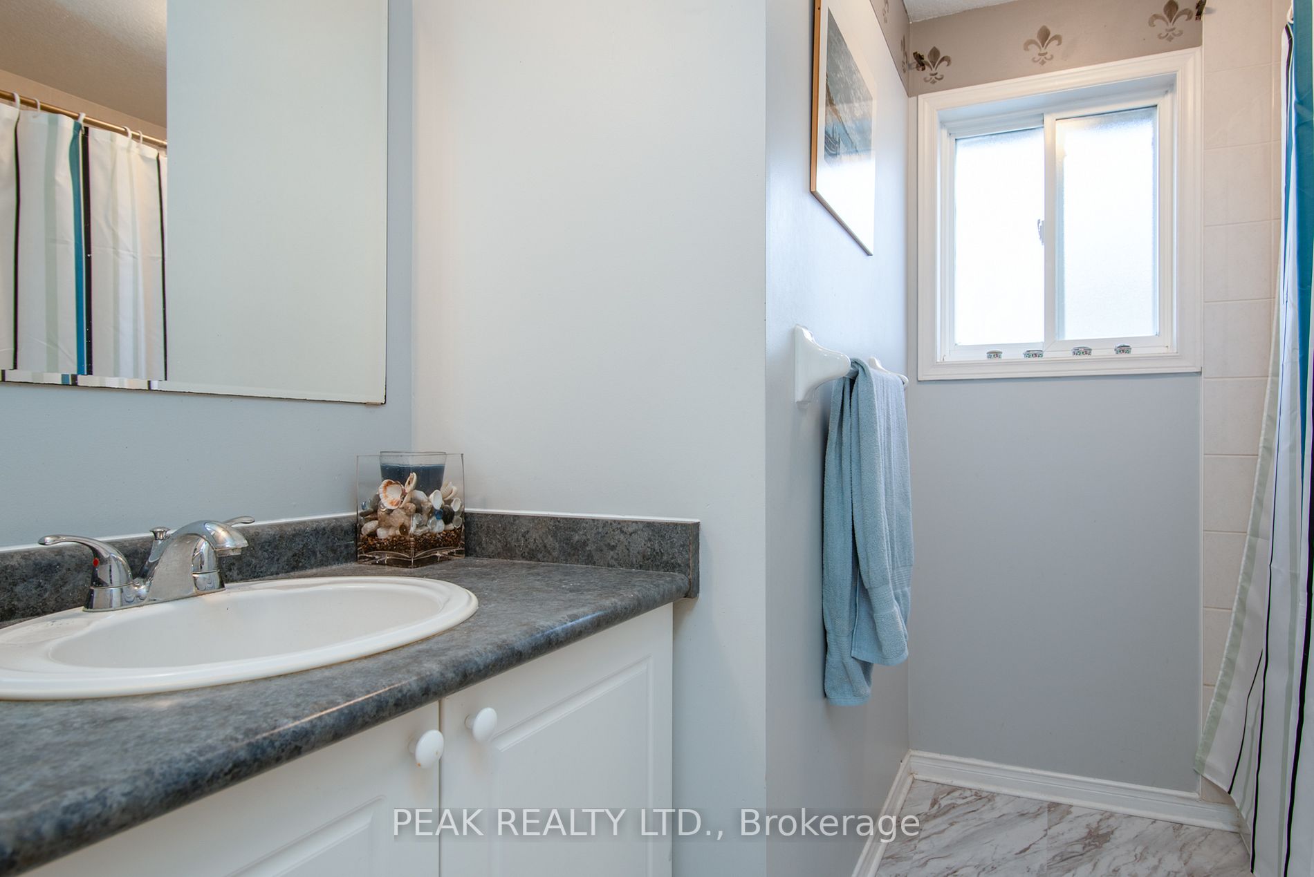 90 Chateau Cres