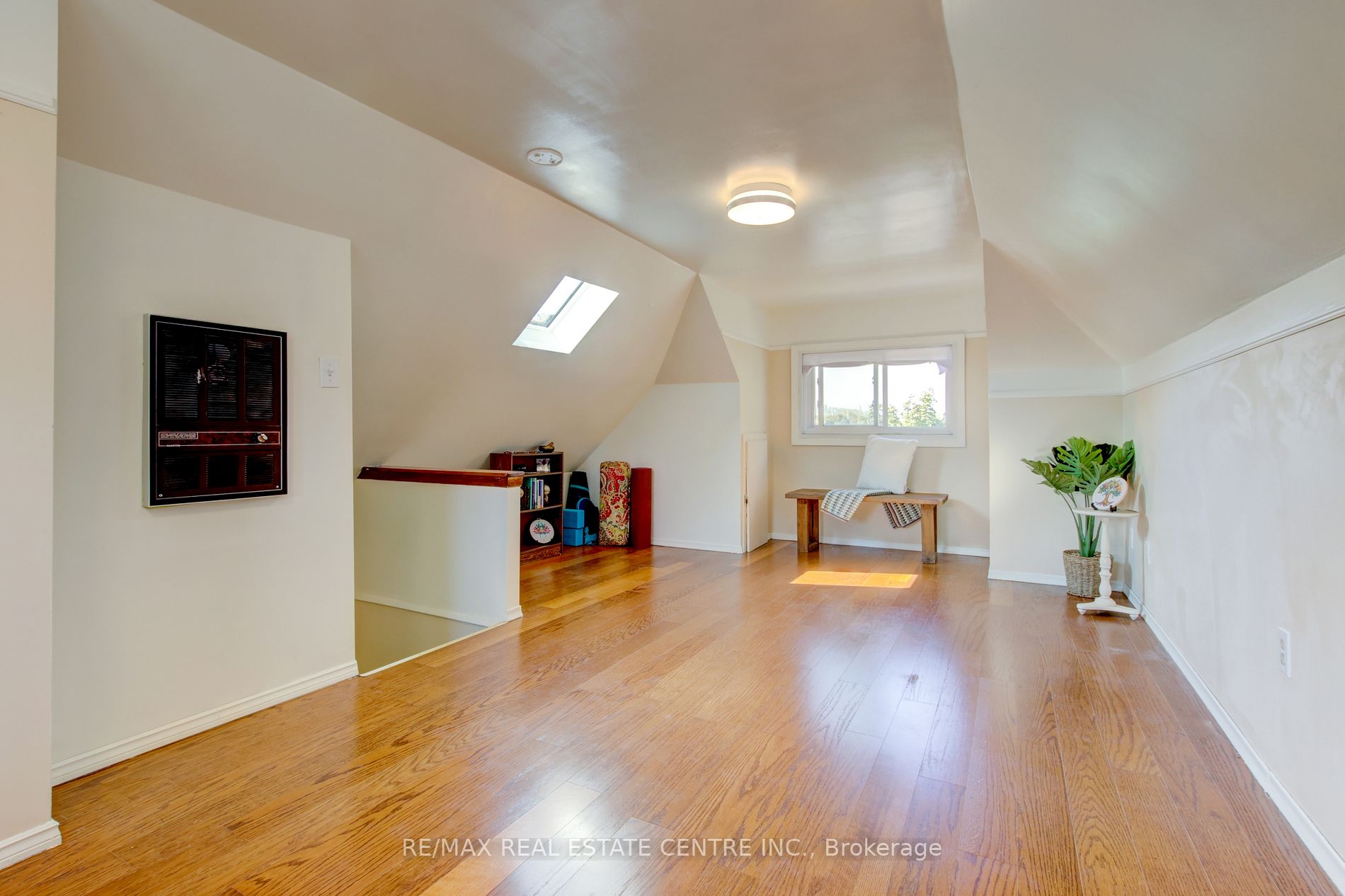 45 Wexford Ave S