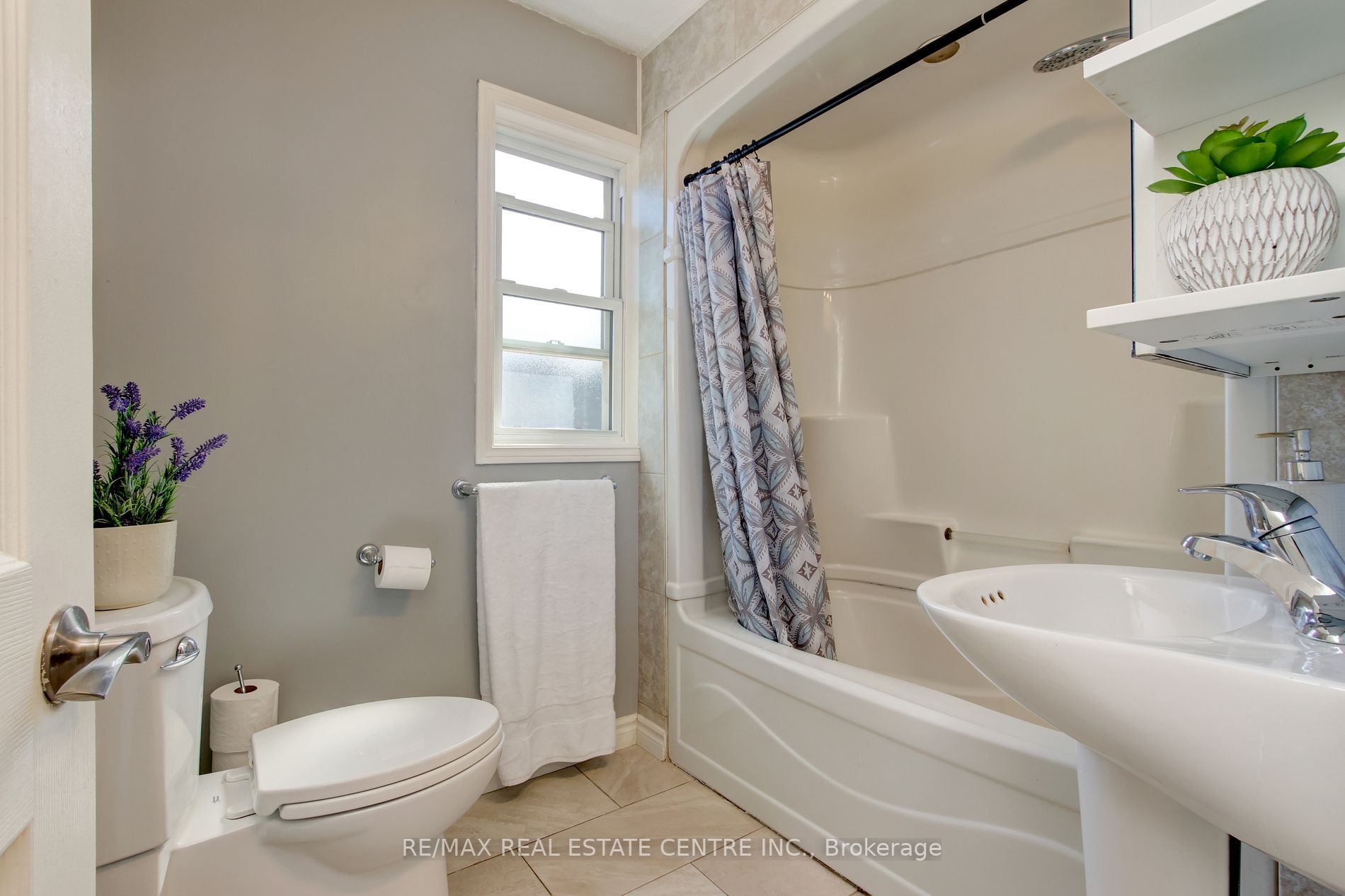 45 Wexford Ave S