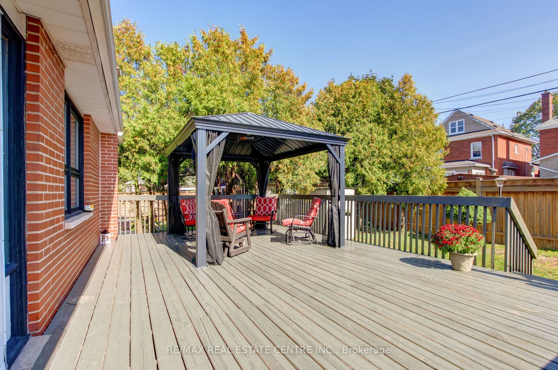 45 Wexford Ave S