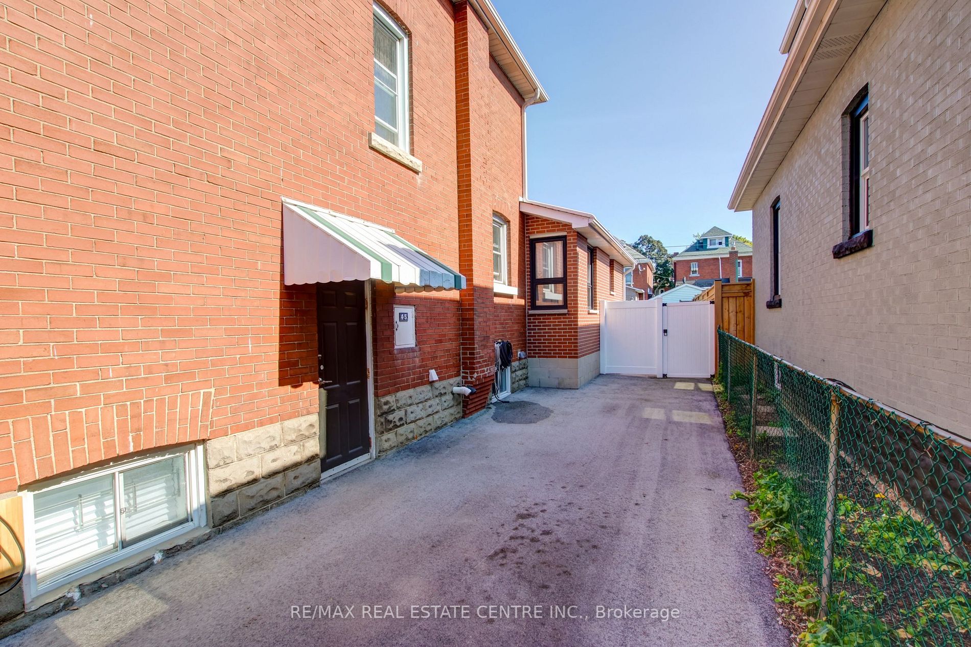 45 Wexford Ave S
