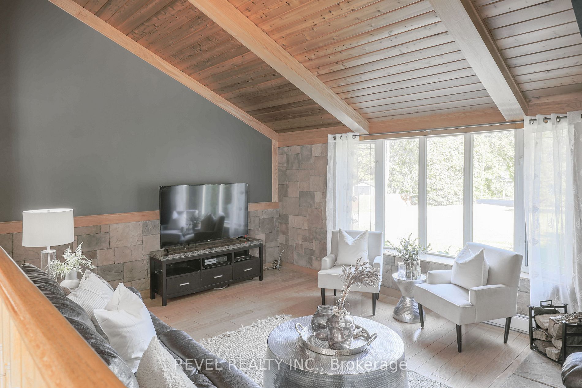 28 Shelley Dr