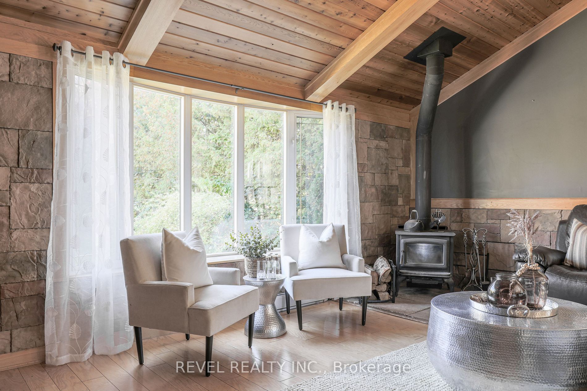 28 Shelley Dr