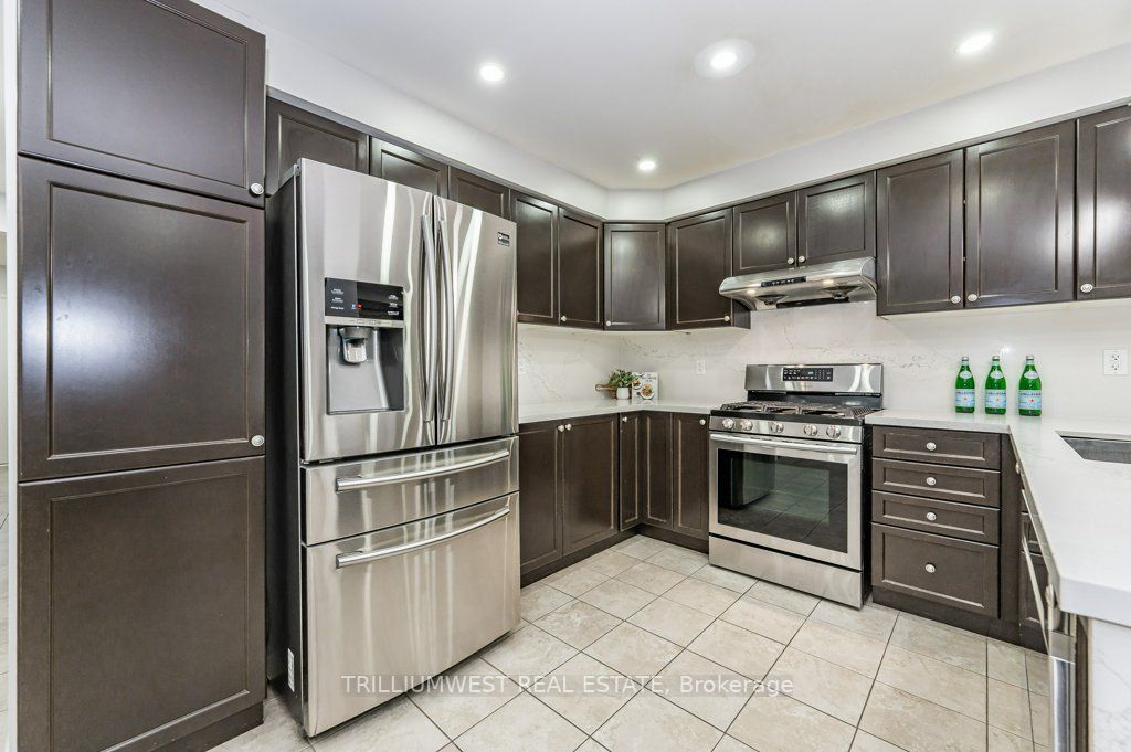 1035 Victoria Rd S, #146