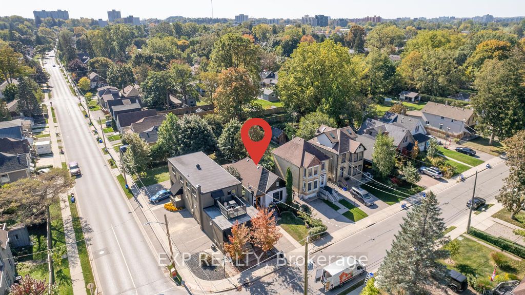 71 Briscoe St E