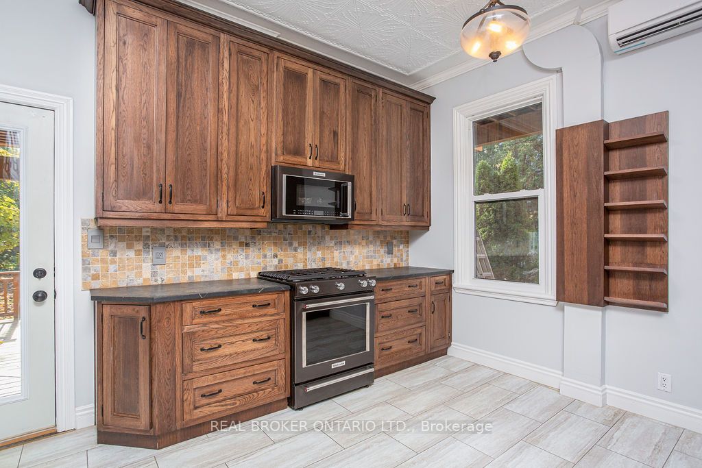 9 Stanley Ave, #B