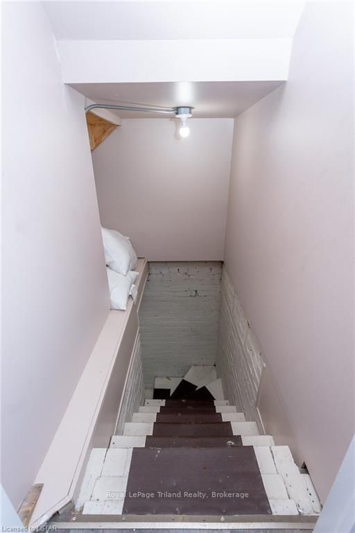 444* Horton St E