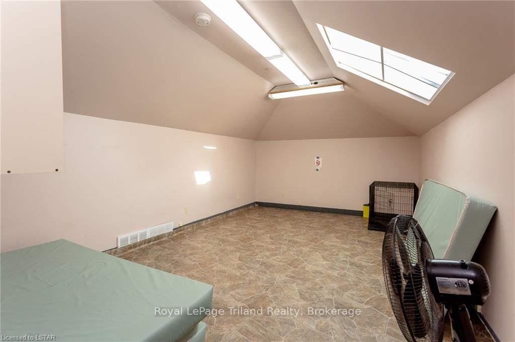 444* Horton St E