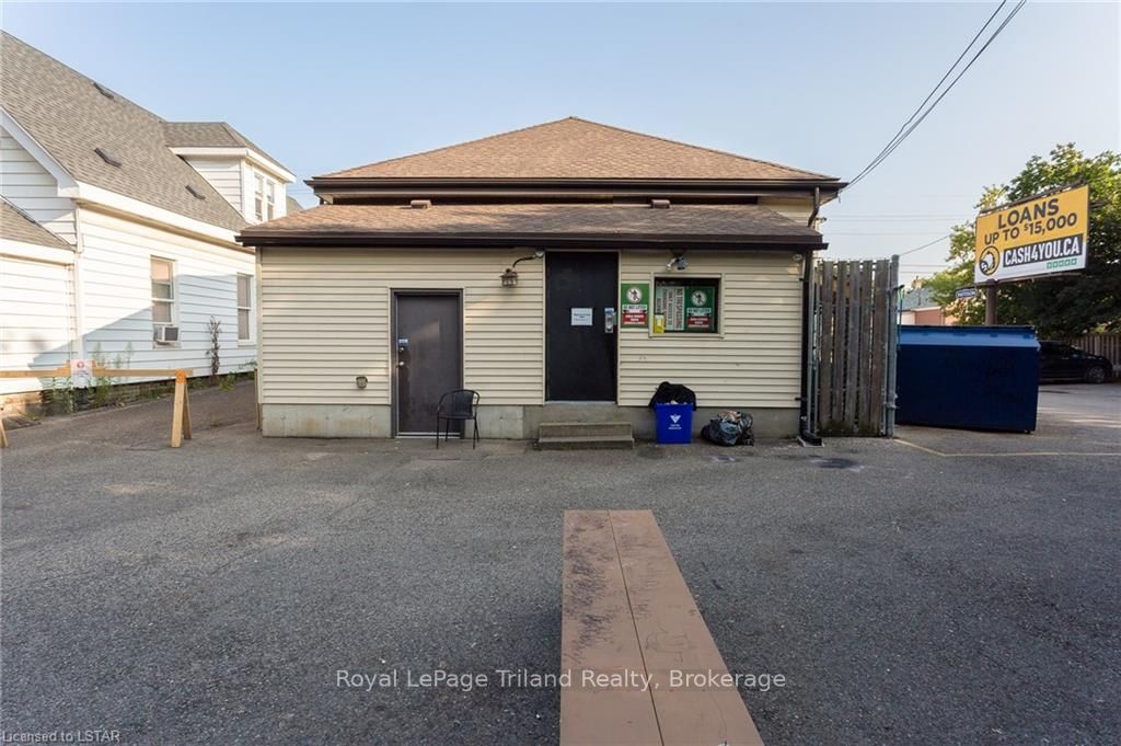 444* Horton St E
