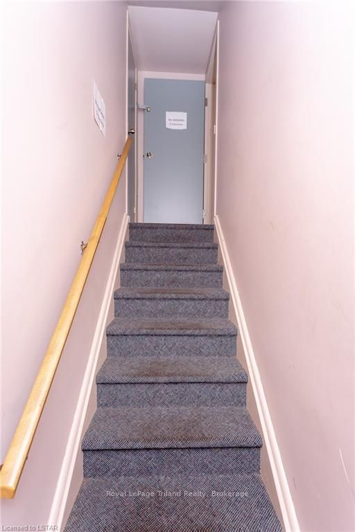 444* Horton St E