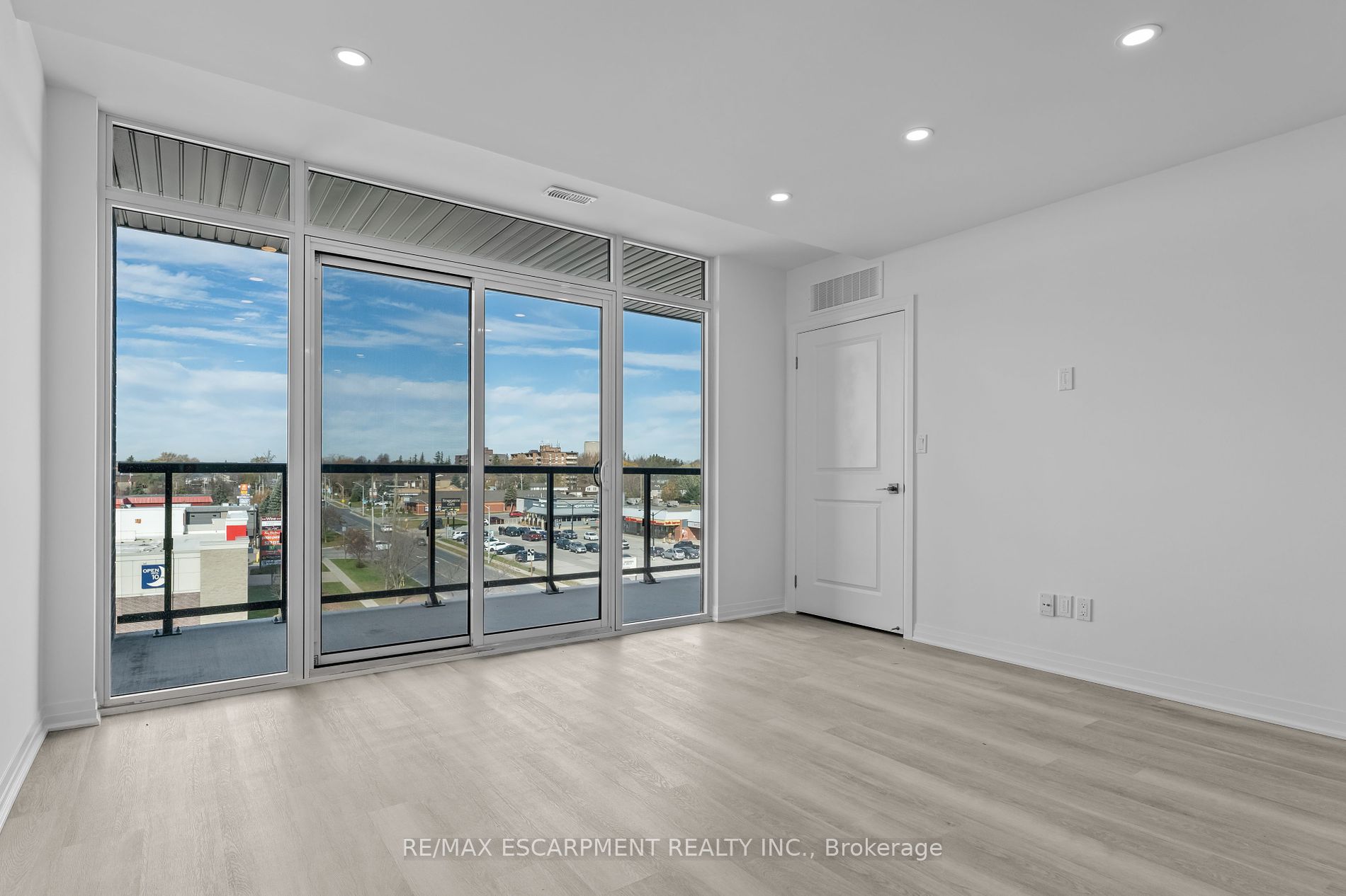 5 Hamilton St, #504