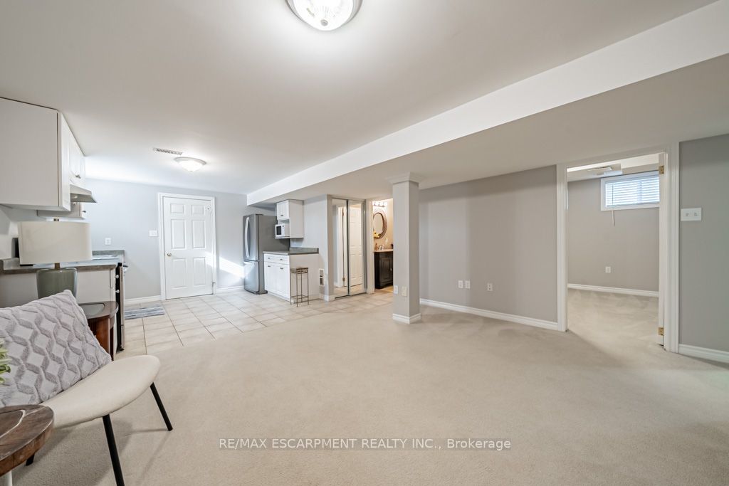 5 Regina Ave
