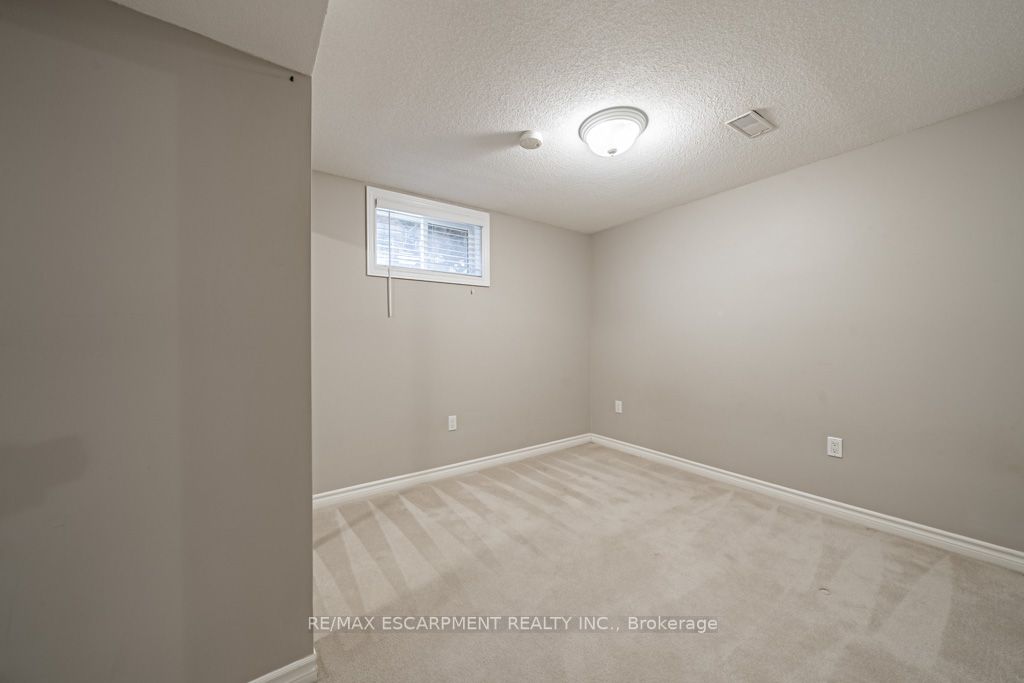 5 Regina Ave