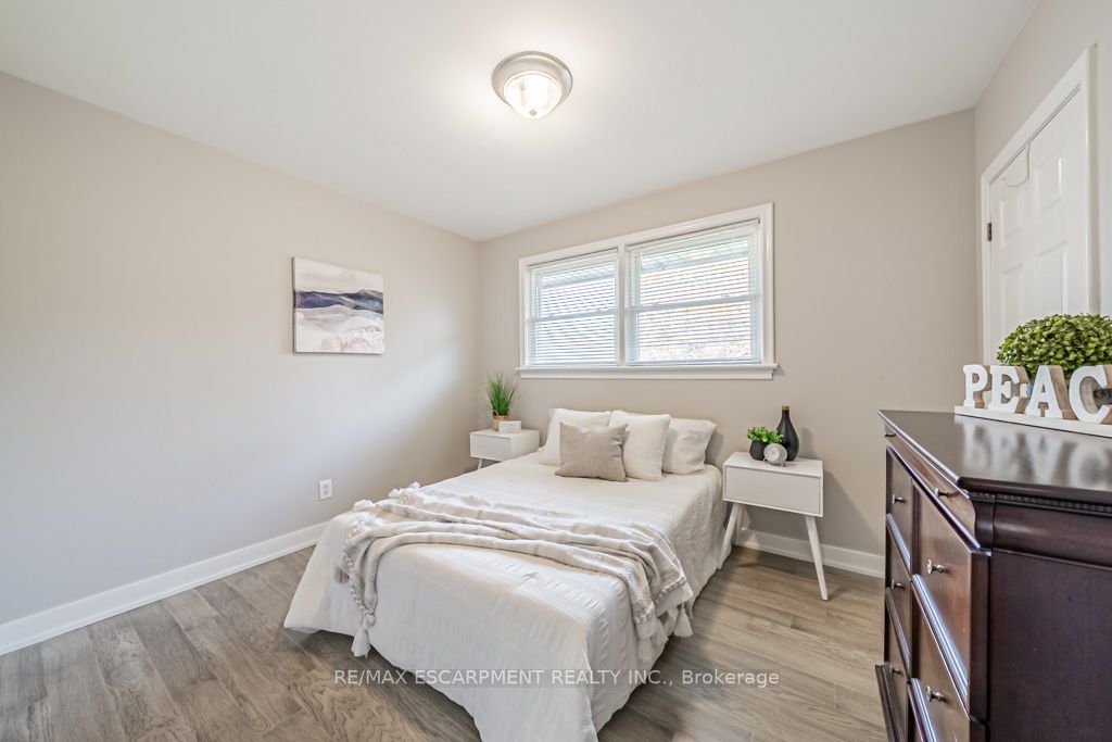 5 Regina Ave