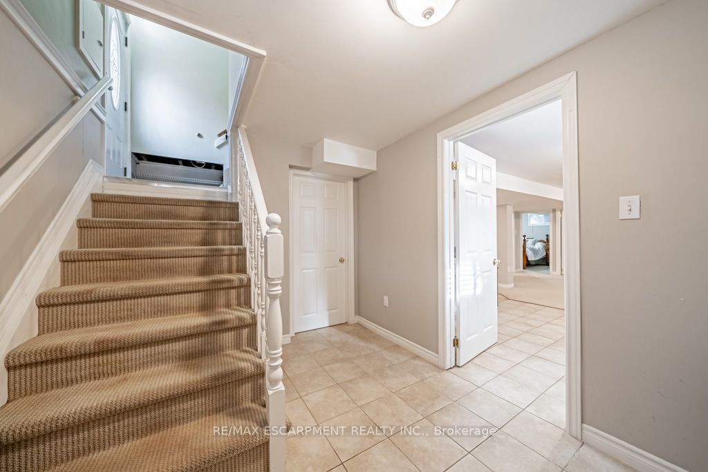 5 Regina Ave