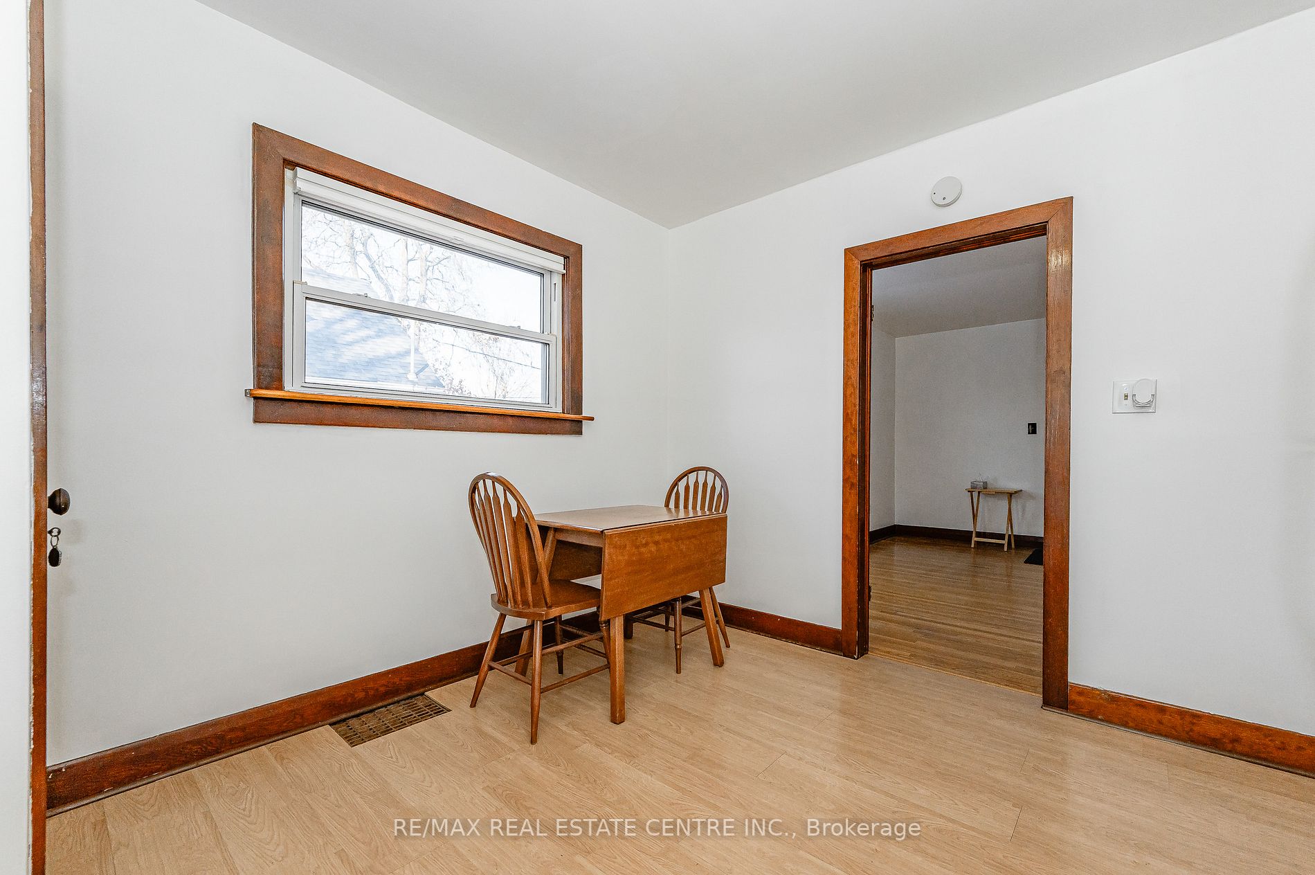 10 Vimy St