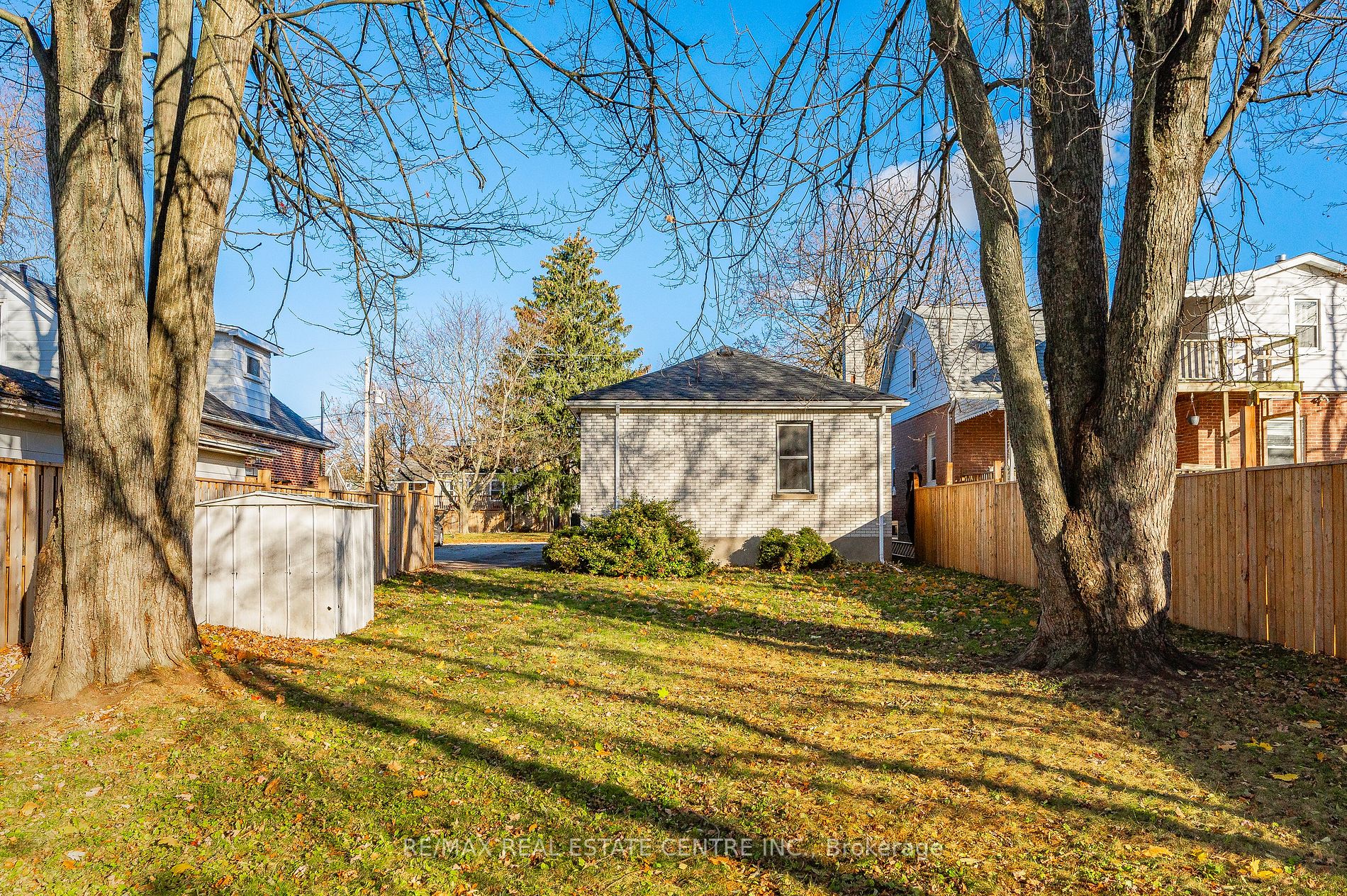 10 Vimy St
