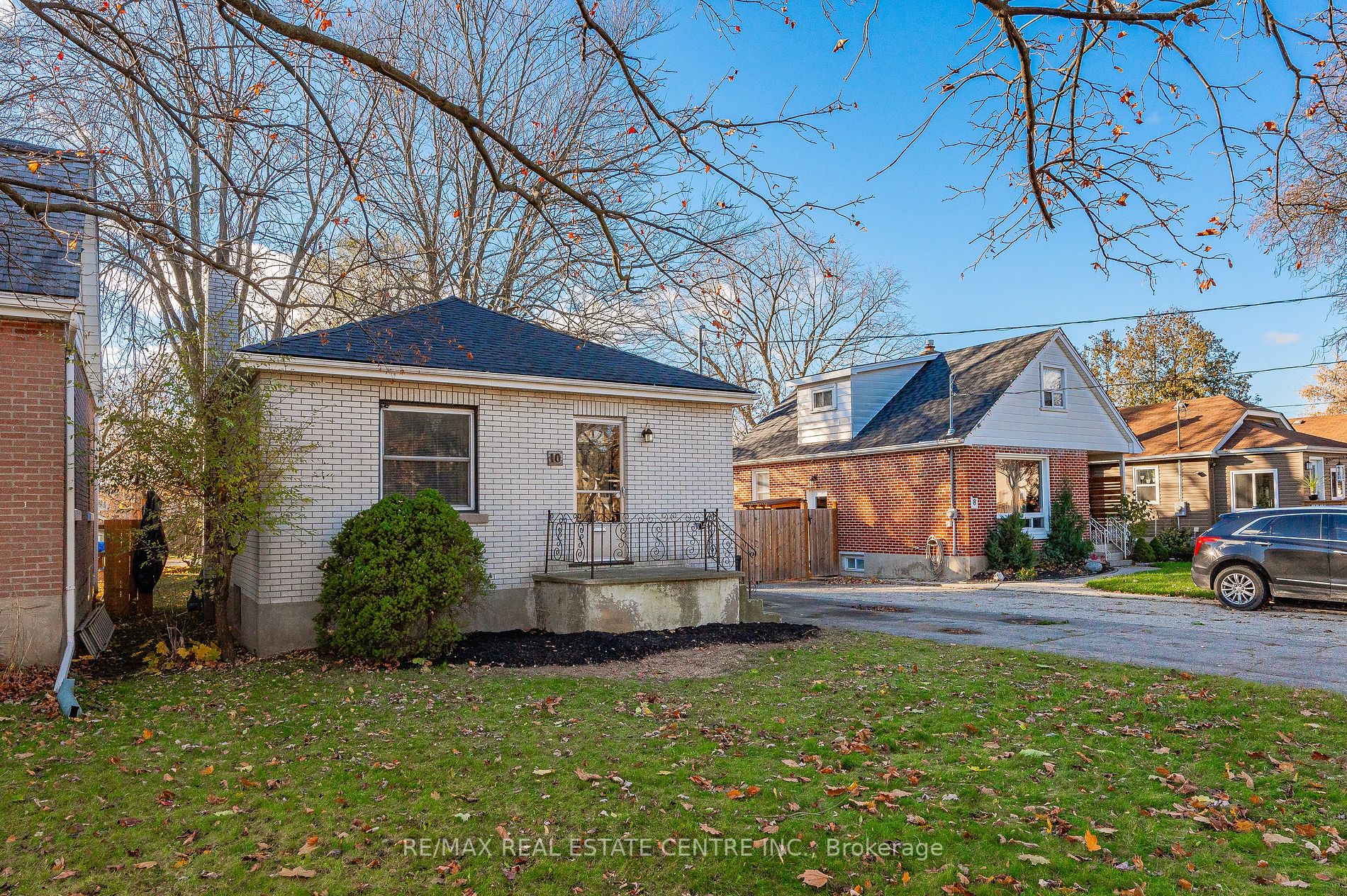 10 Vimy St