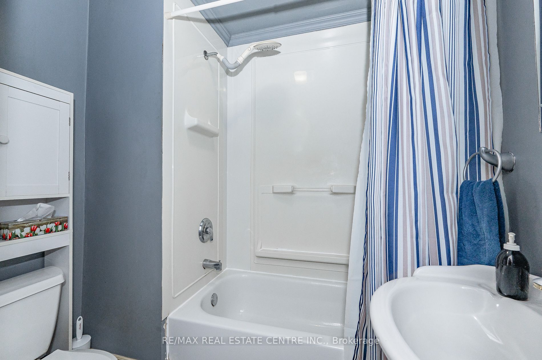 10 Vimy St
