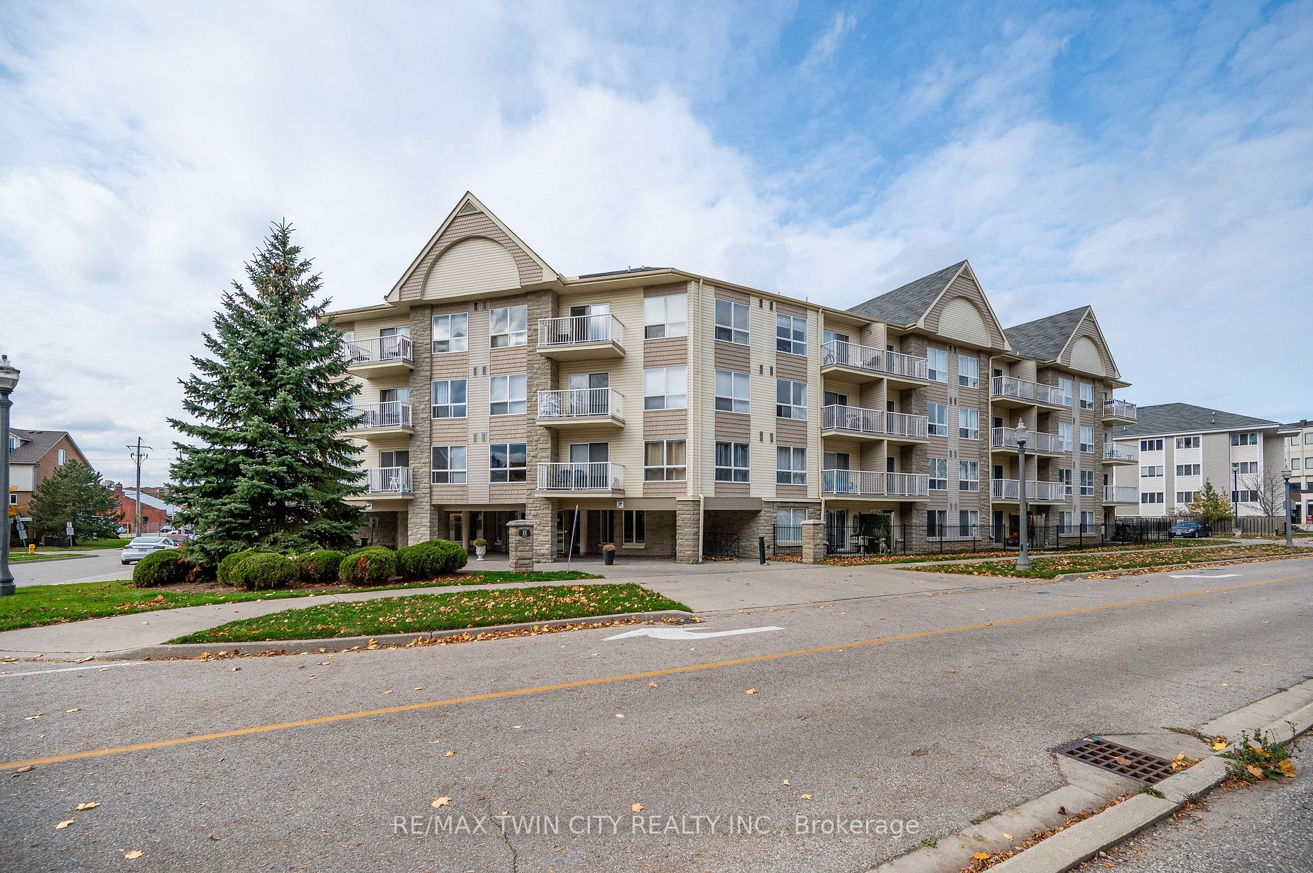 8 Harris St, #306