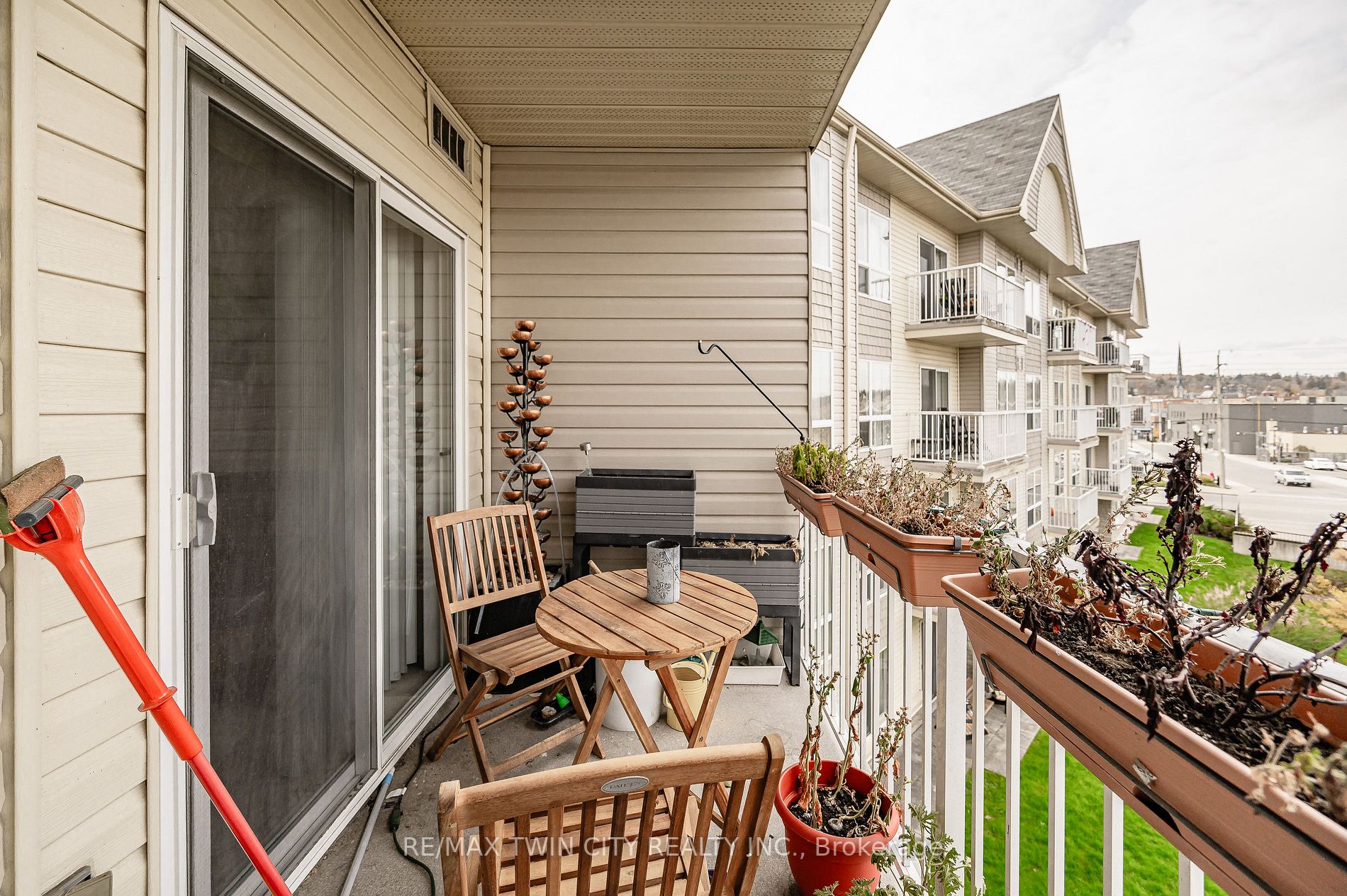 8 Harris St, #306