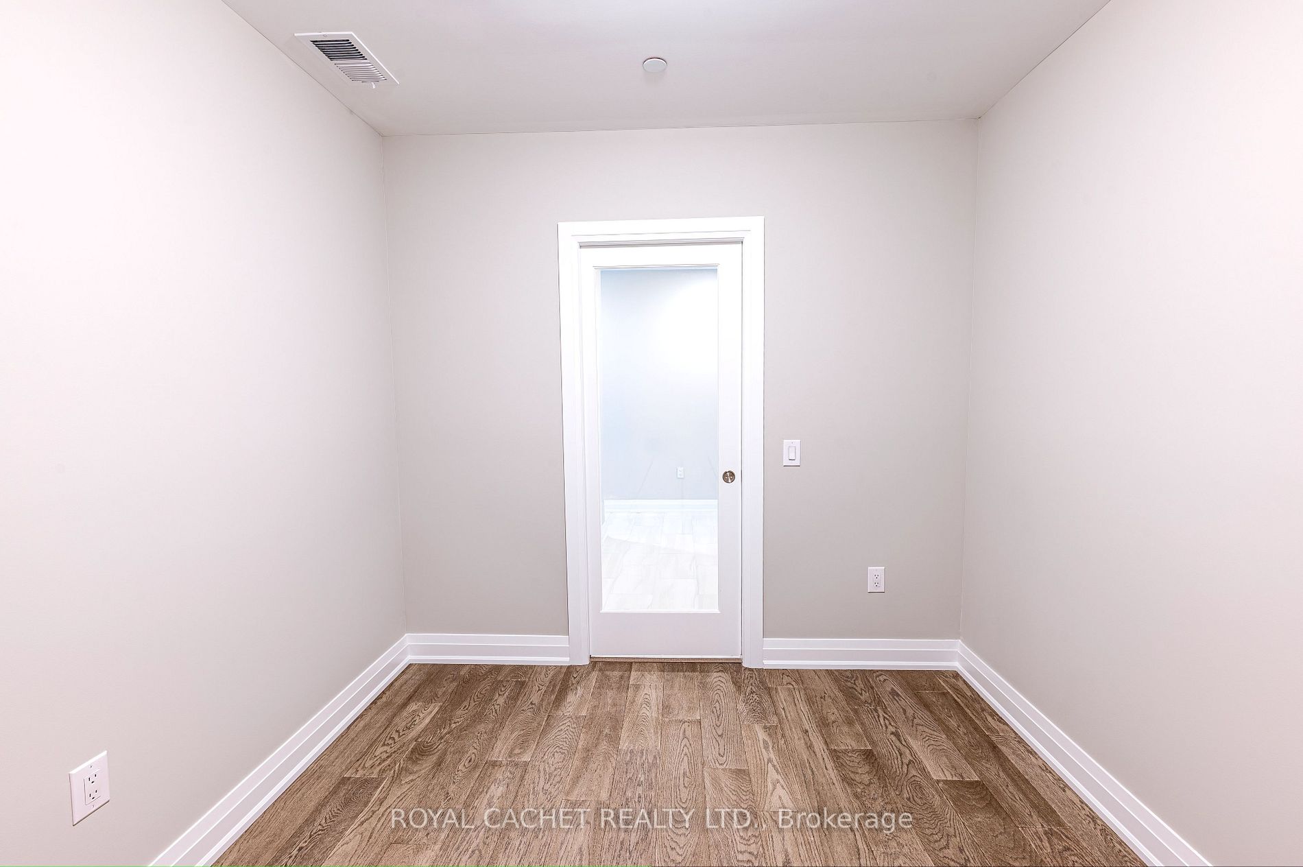 71 Wyndham St S, #409