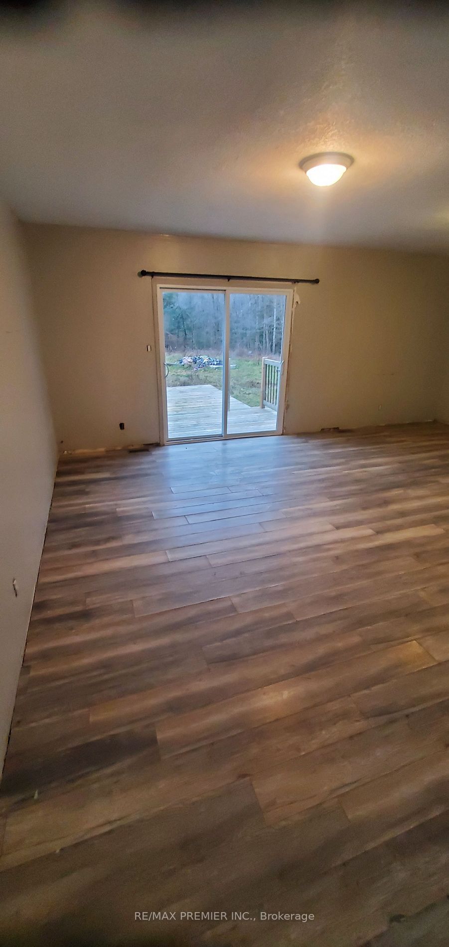 1203 Walkers Point Rd